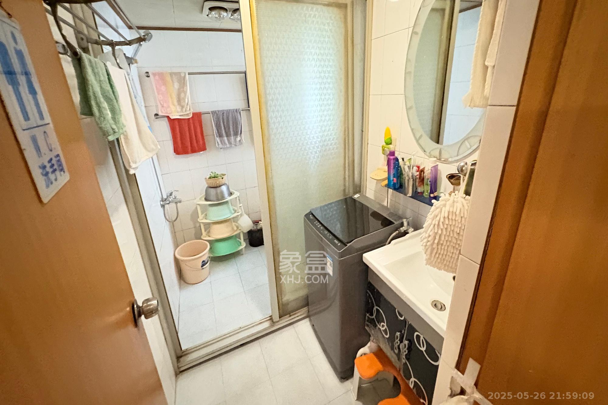 王府花园 3室2厅2卫 107.0万 王府花园 3室2厅2卫 107.0万卫生间