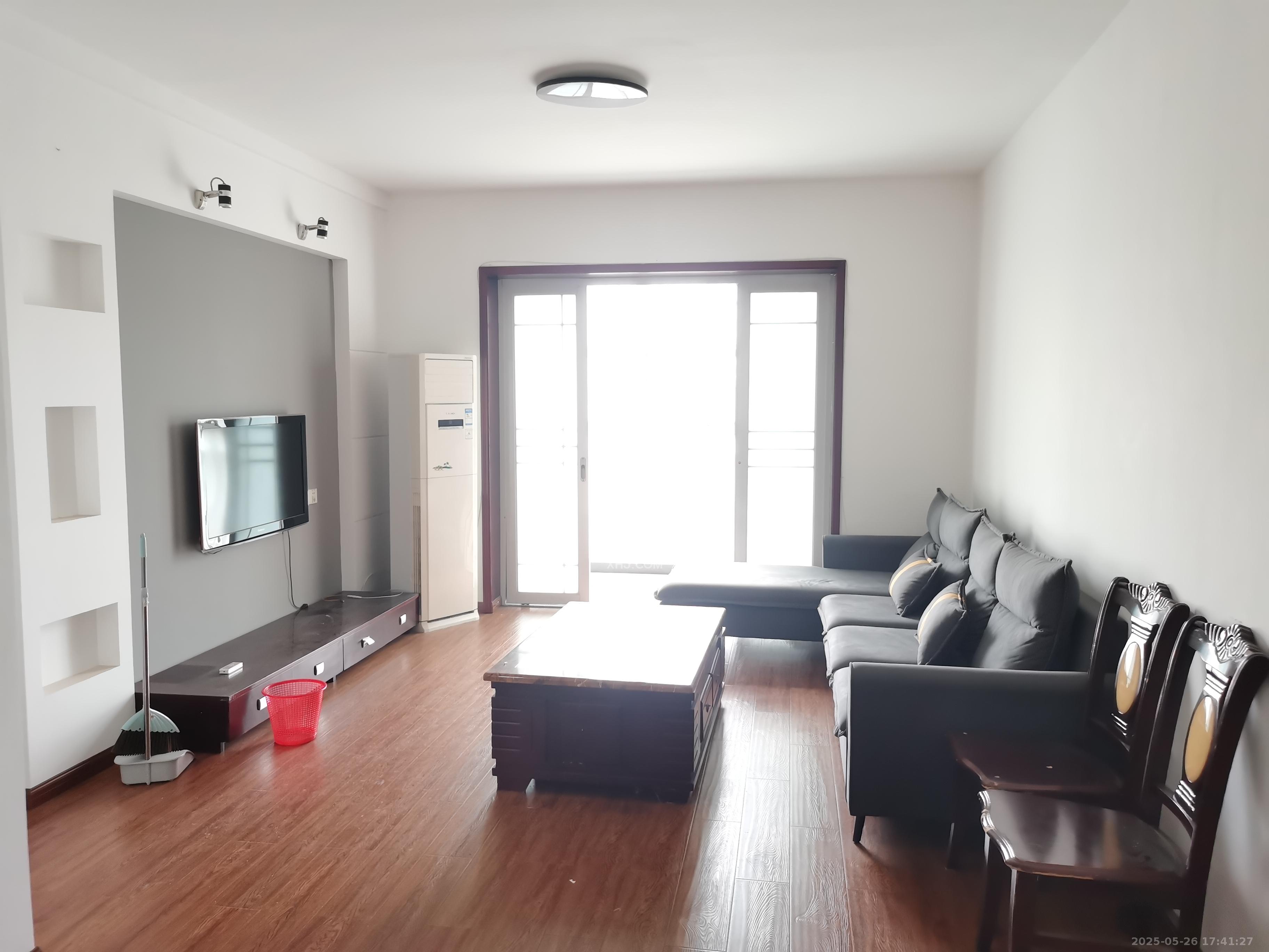 景江雅苑 2室2厅1卫 2300.0元/月 景江雅苑 2室2厅1卫 2300.0元/月室内图