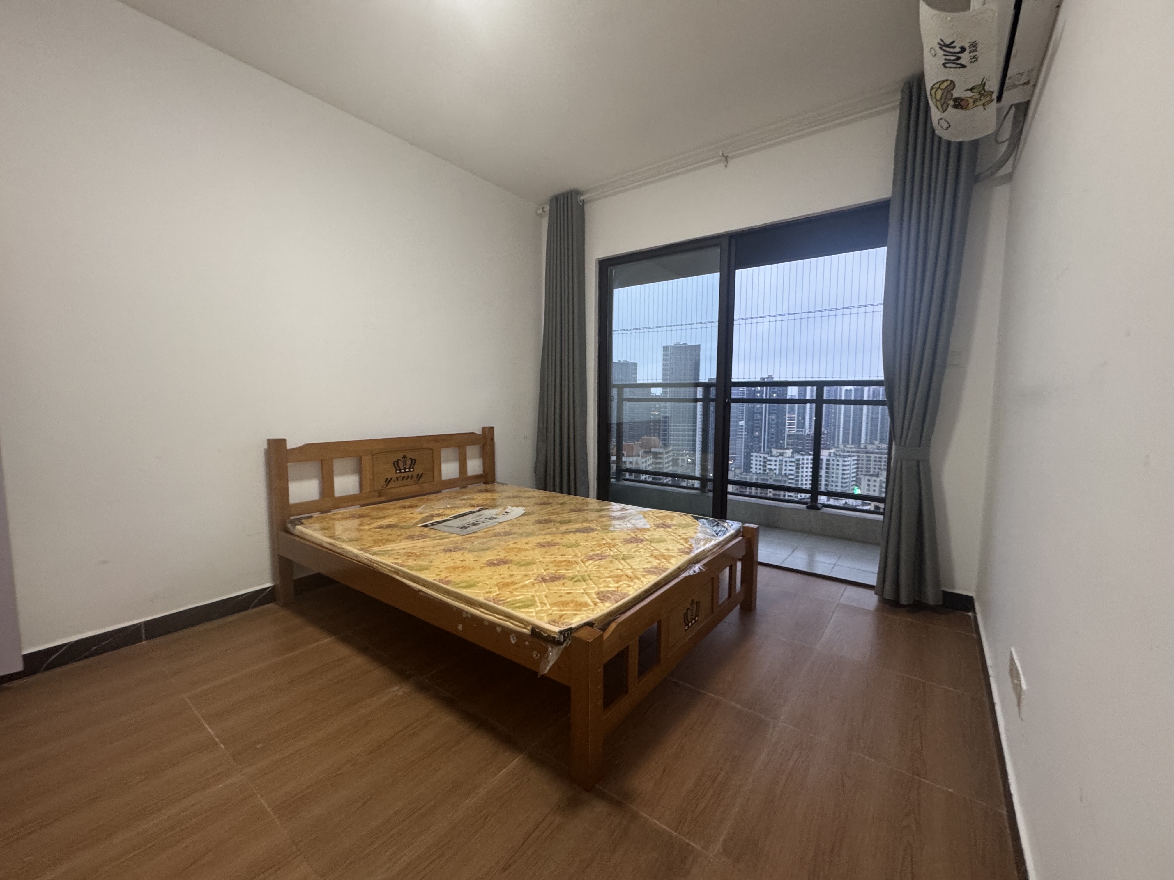 坡博家园一区  3室2厅1卫   2600.00元/月室内图