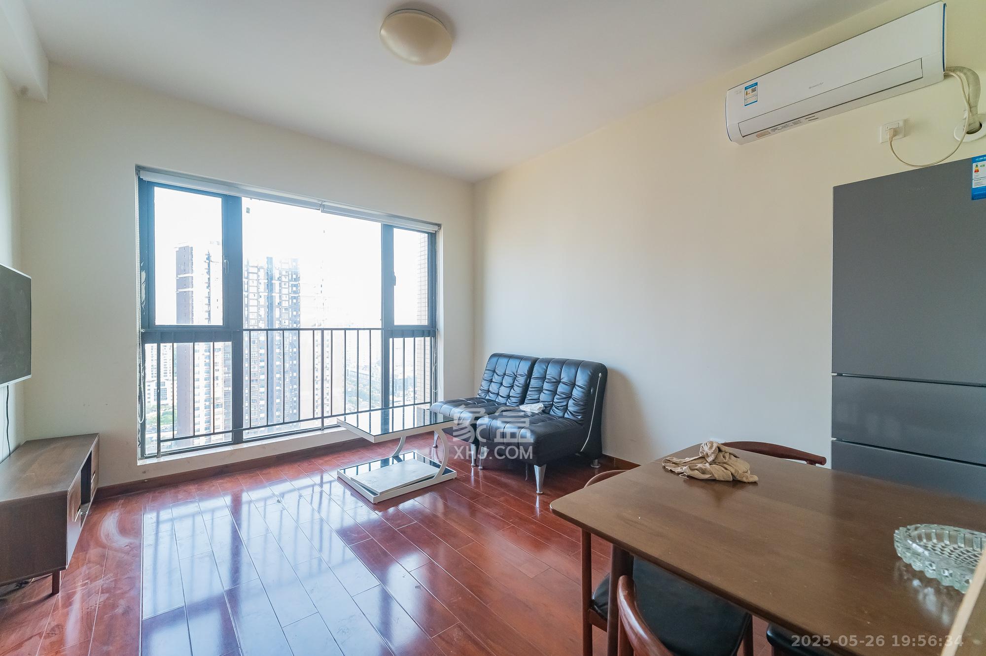 华润五彩城 1室1厅1卫 52.8万 华润五彩城 1室1厅1卫 52.8万客厅