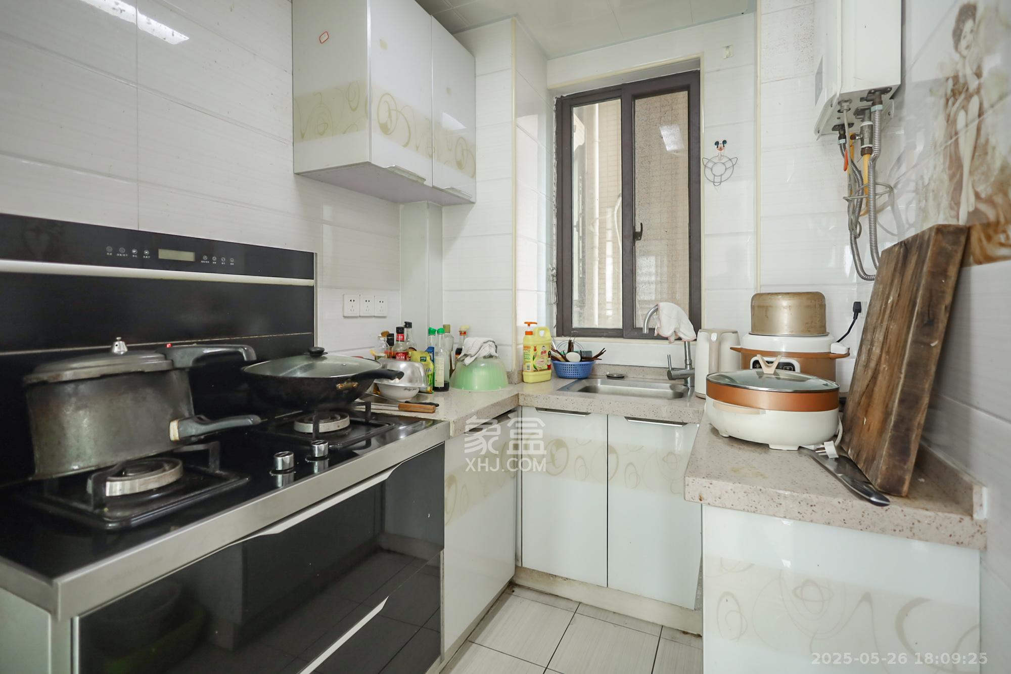 钰龙天下二期(钰龙佳园) 3室2厅2卫 262.0万 钰龙天下二期(钰龙佳园) 3室2厅2卫 262.0万厨房