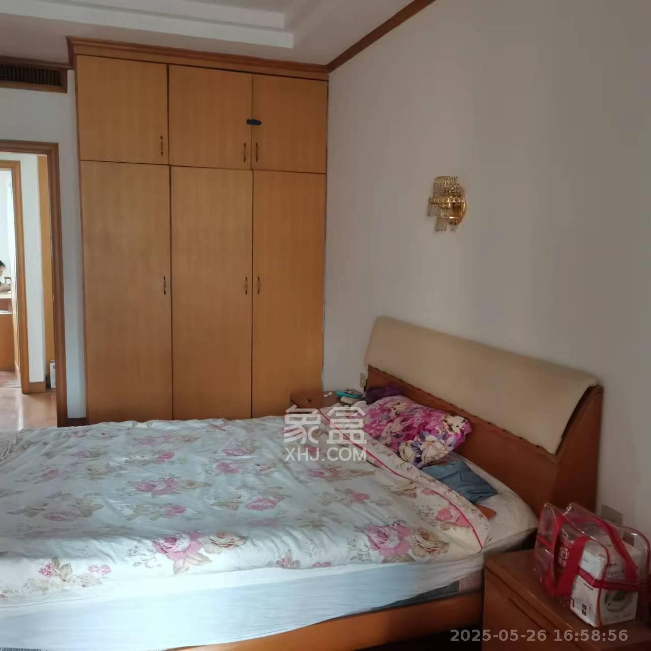 湘农桥社区  3室2厅2卫    3900.0元/月室内图