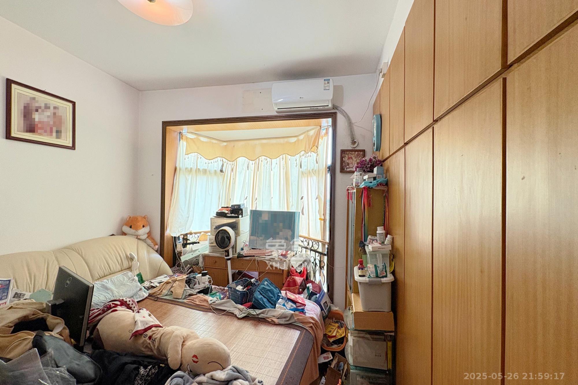 王府花园 3室2厅2卫 107.0万 王府花园 3室2厅2卫 107.0万卧室