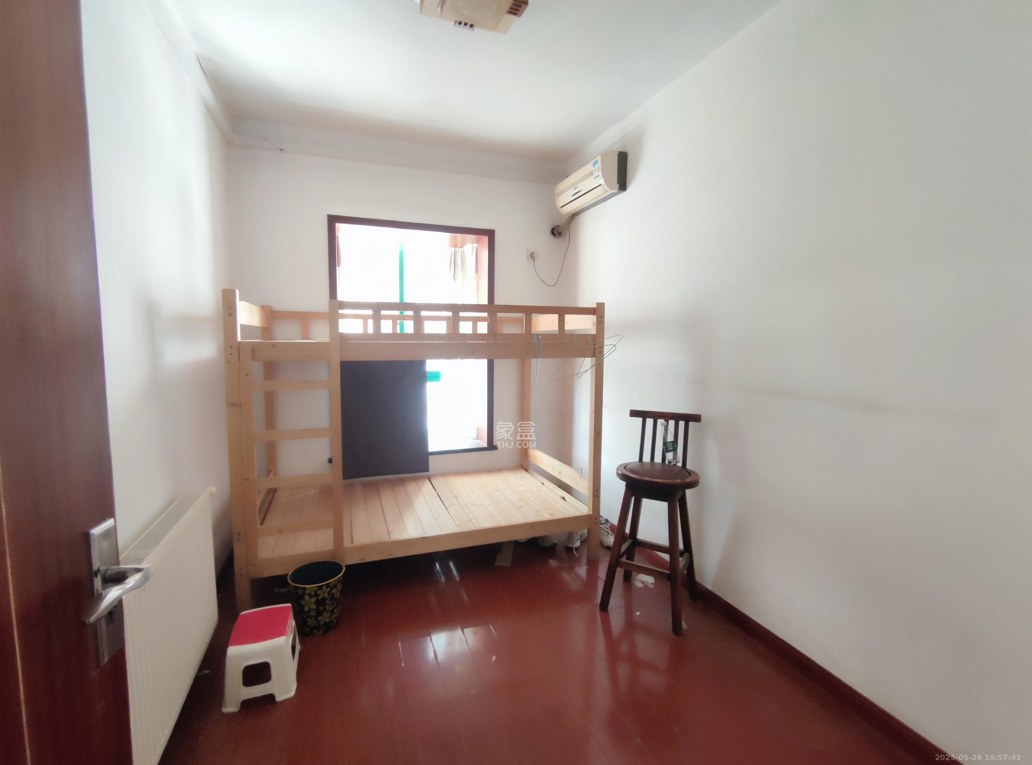 明城公寓  4室2厅2卫   2700.00元/月室内图