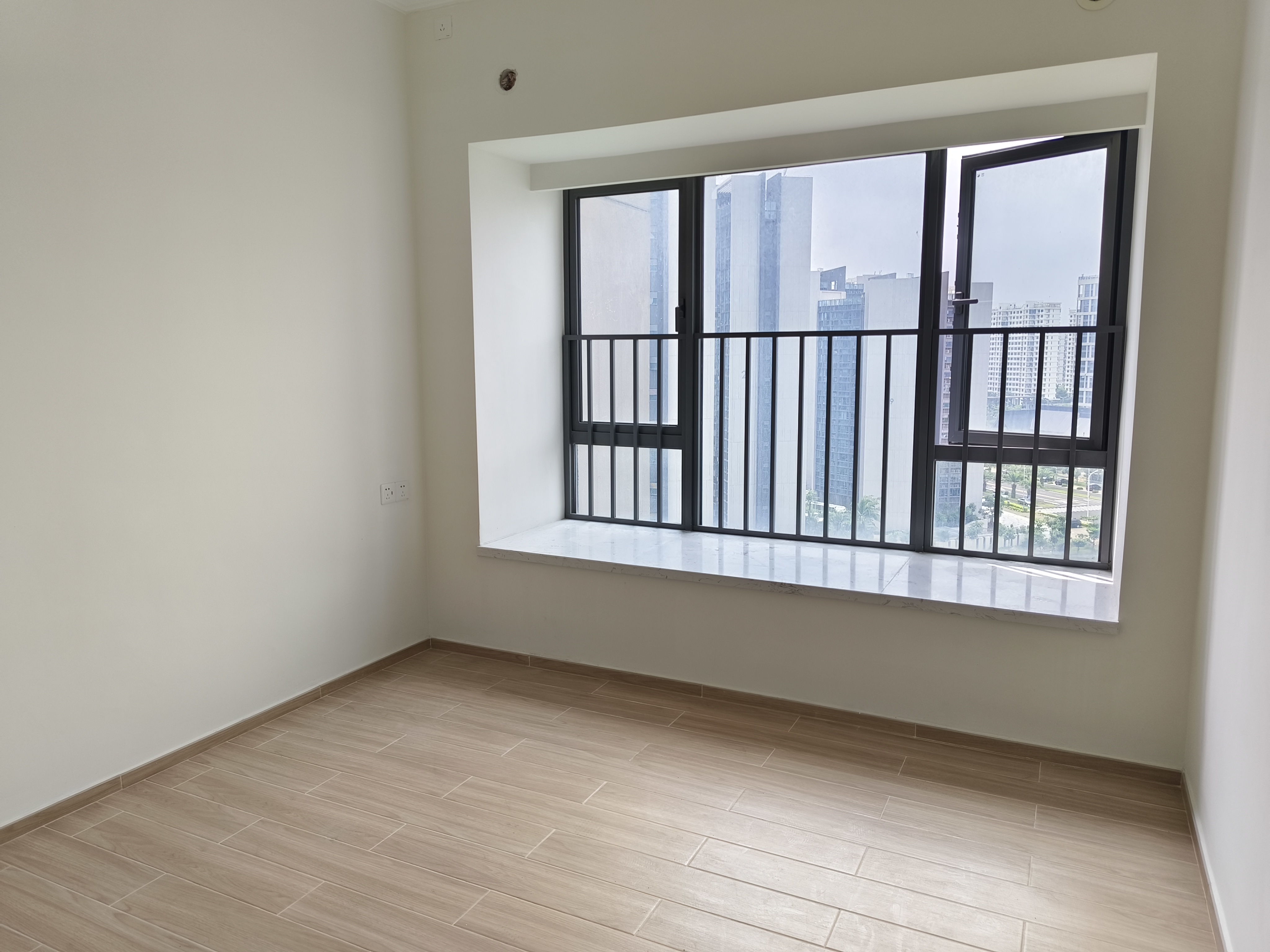 华侨城曦海岸3期  4室2厅2卫    183.0万 华侨城曦海岸3期  4室2厅2卫    183.0万客厅