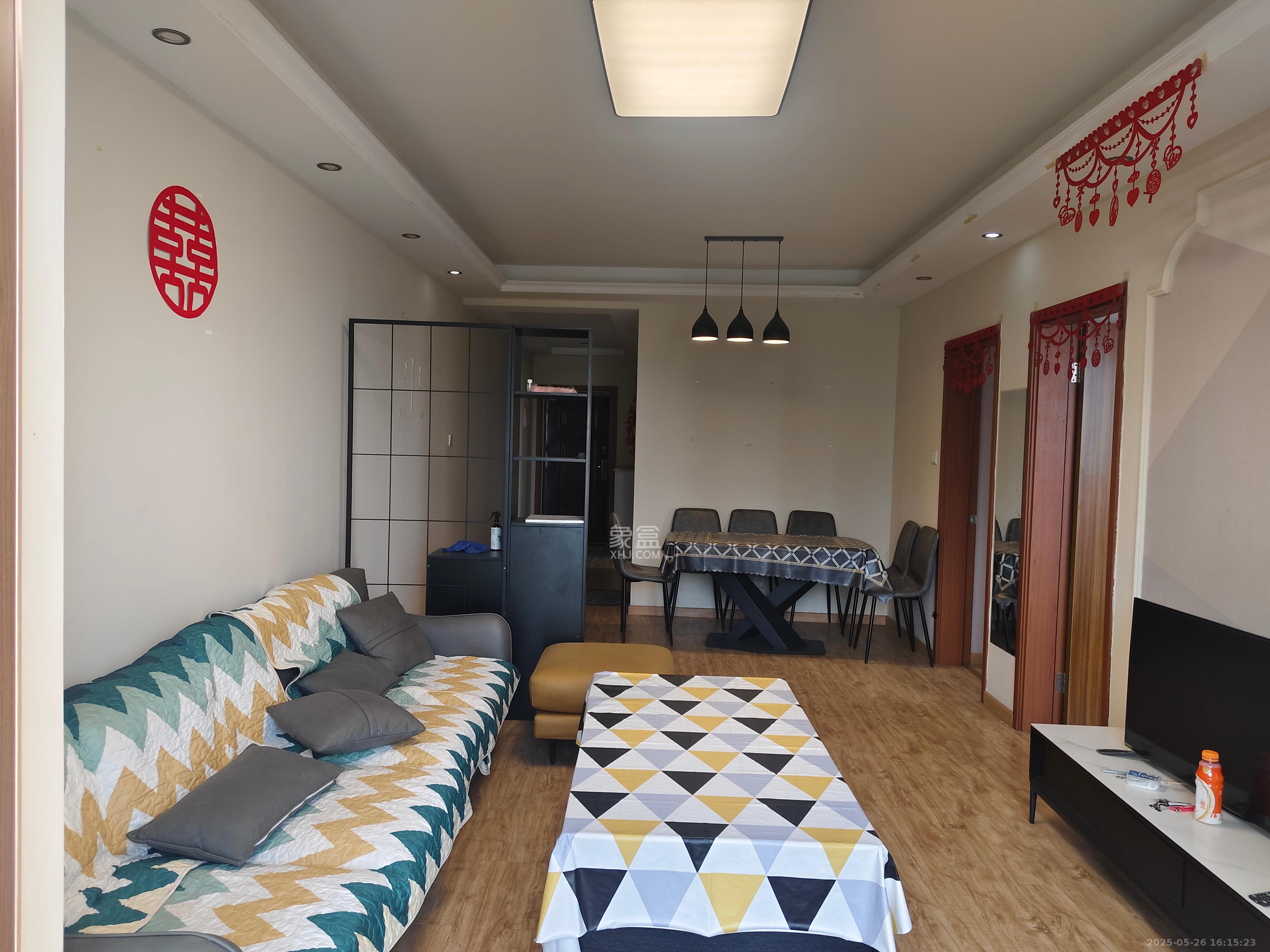 花样年华  2室2厅1卫   1500.00元/月室内图