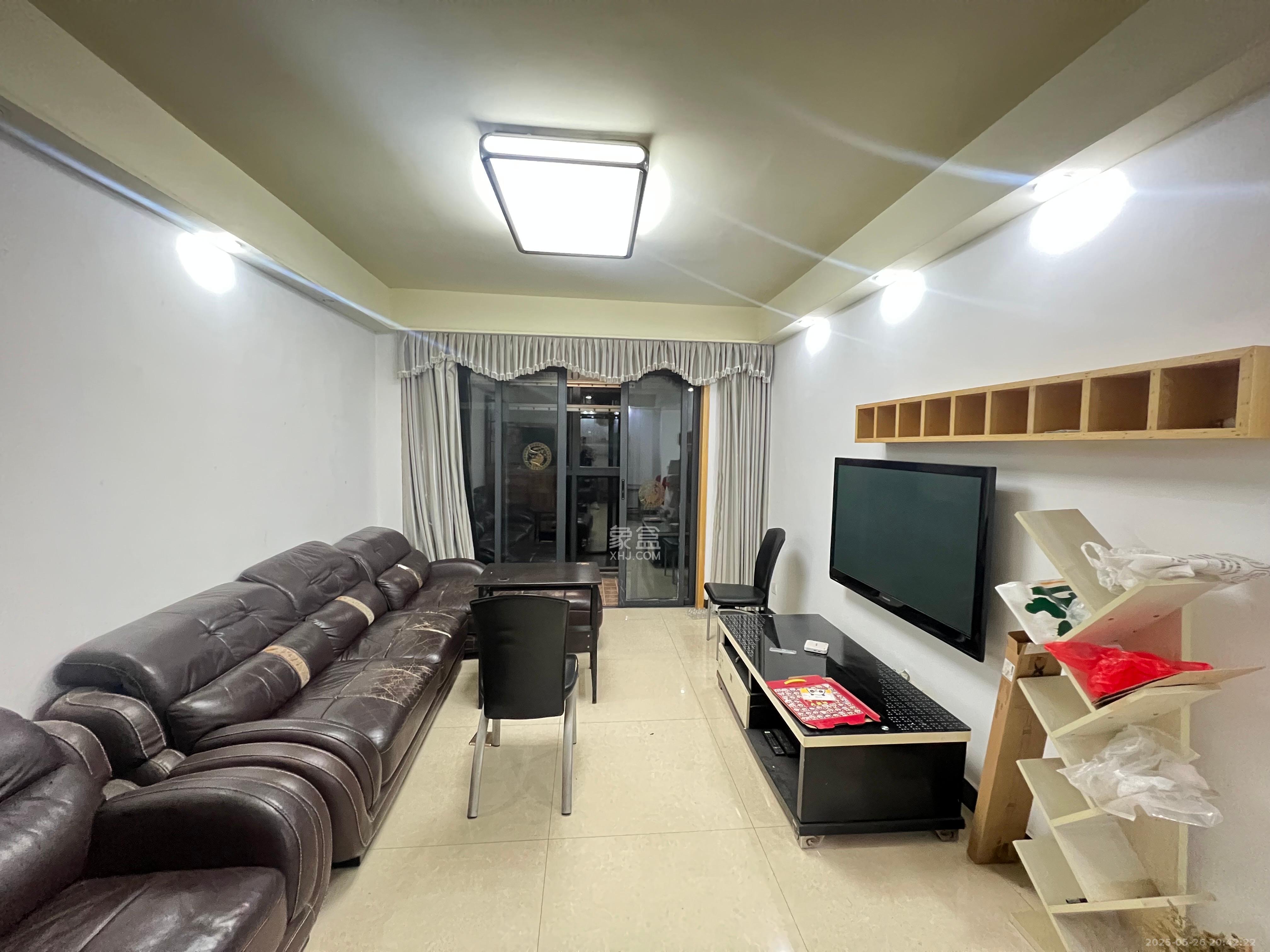保利麓谷林语A区  2室2厅1卫   2100.00元/月