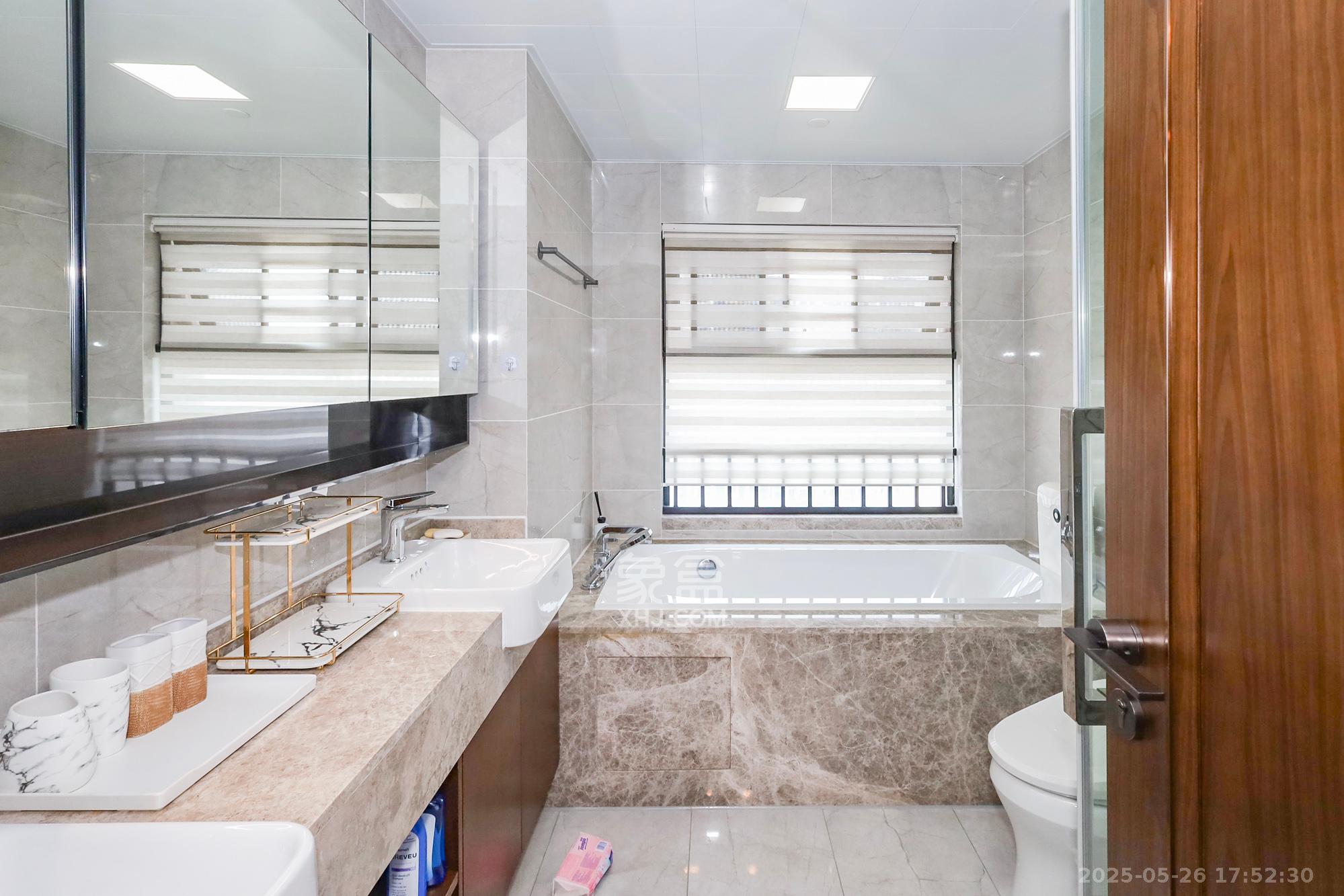 万科里金域滨江 4室2厅2卫 400.0万 万科里金域滨江 4室2厅2卫 400.0万卫生间