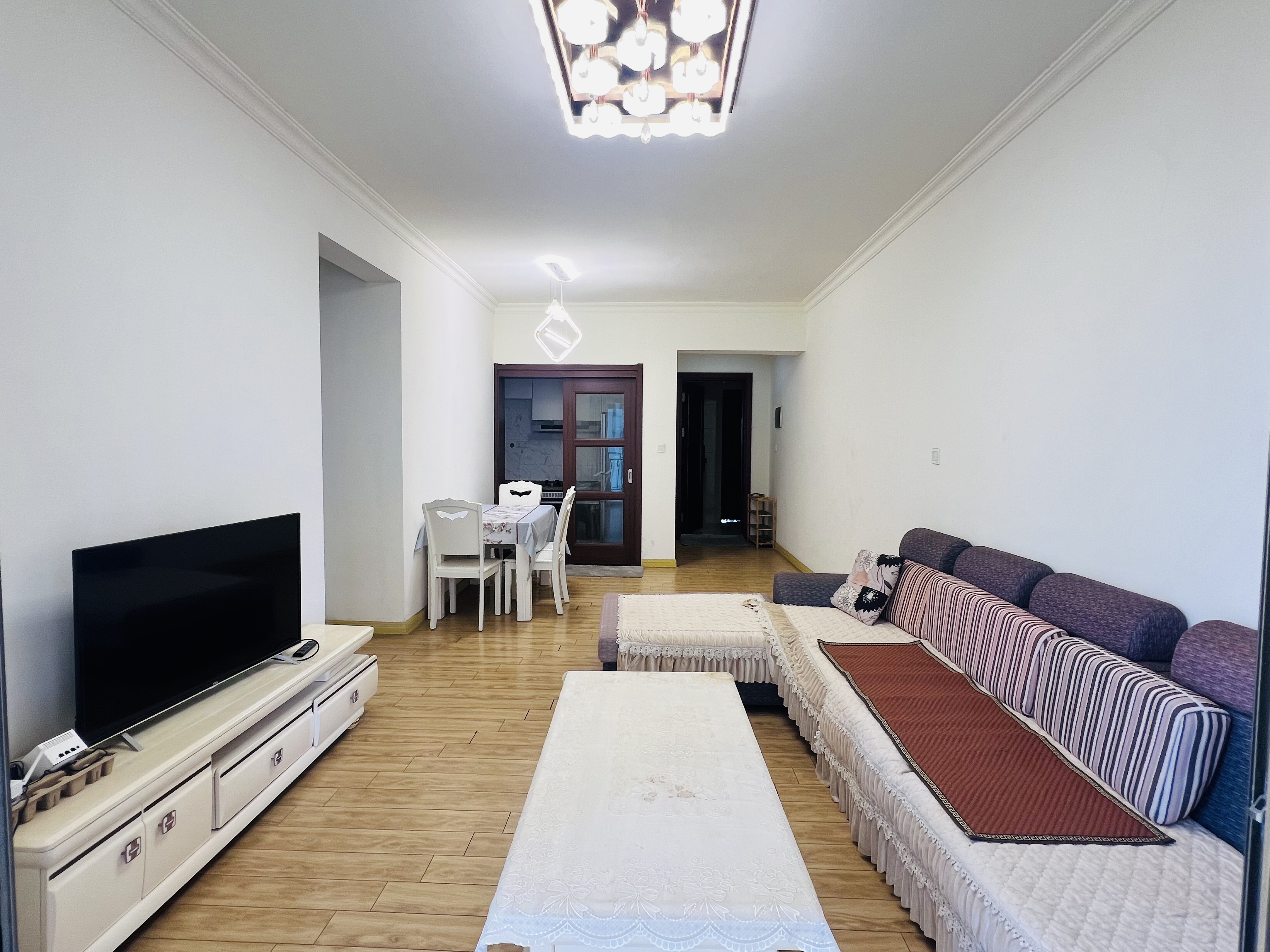 碧桂园 3室2厅1卫 1500.0元/月 碧桂园 3室2厅1卫 1500.0元/月室内图