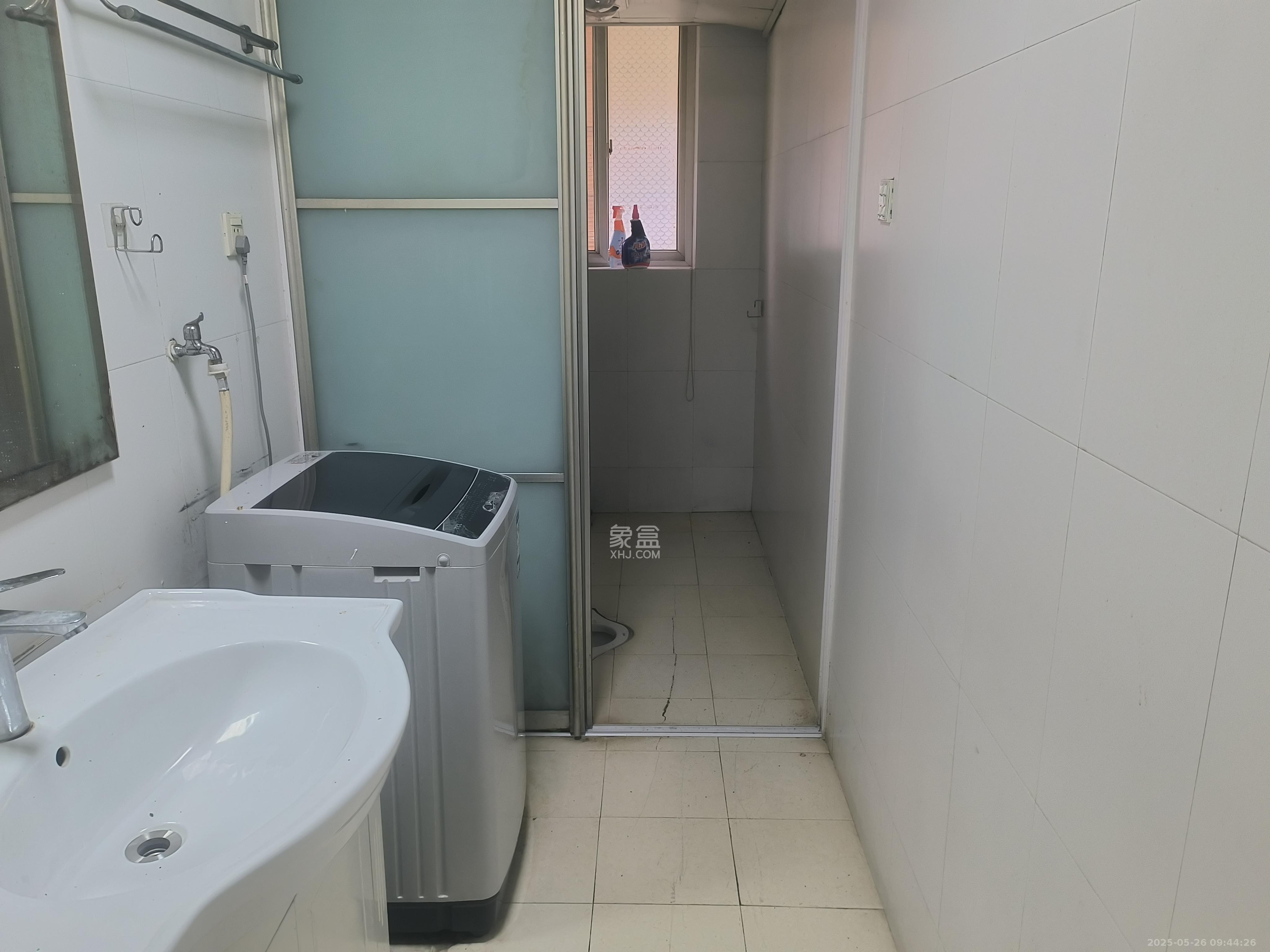 鑫邮小区  3室2厅2卫   2000.00元/月室内图