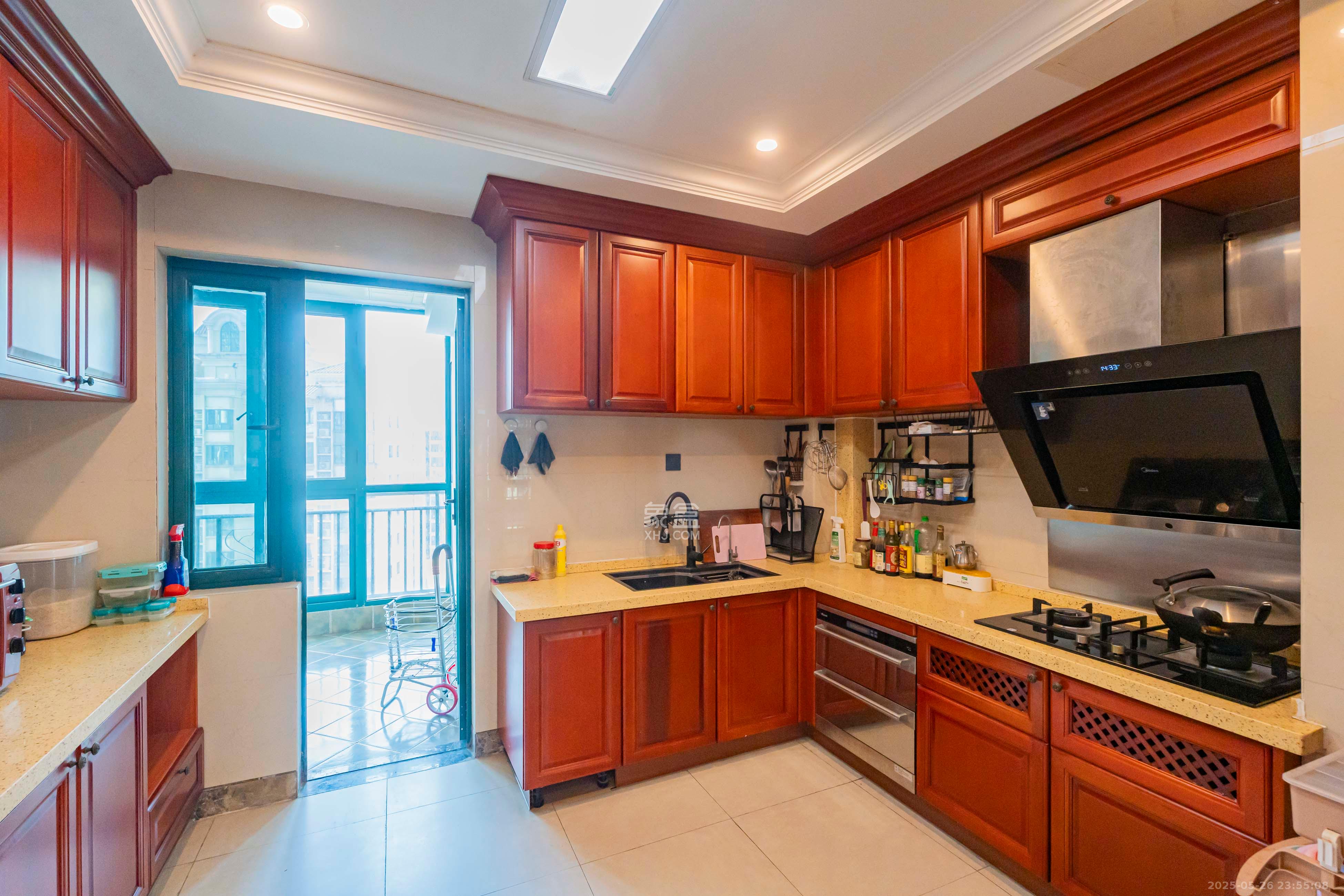 恒大雅苑 5室2厅3卫 280.0万 恒大雅苑 5室2厅3卫 280.0万厨房