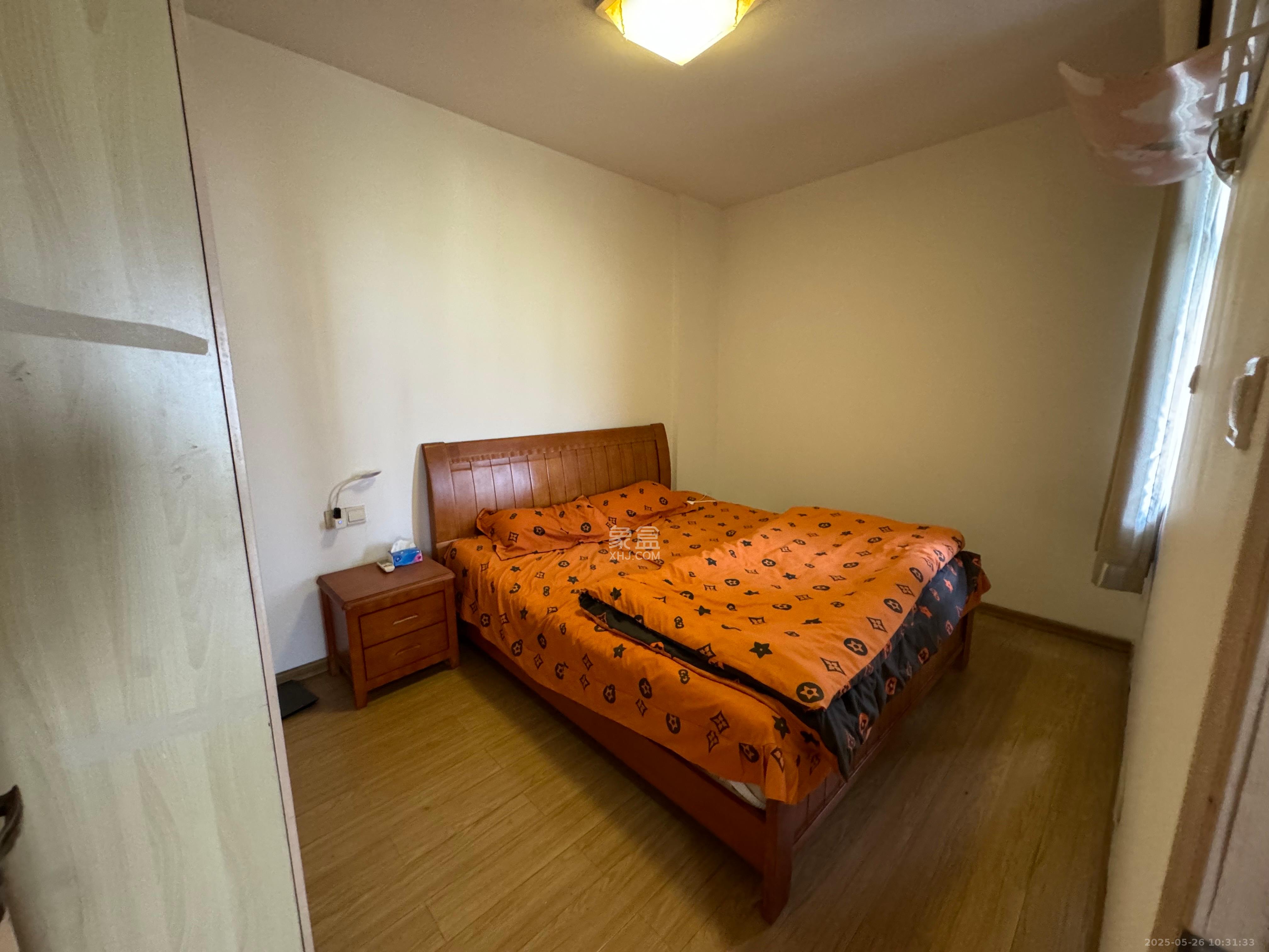 上东辛顿公寓  2室1厅1卫    2400.0元/月室内图