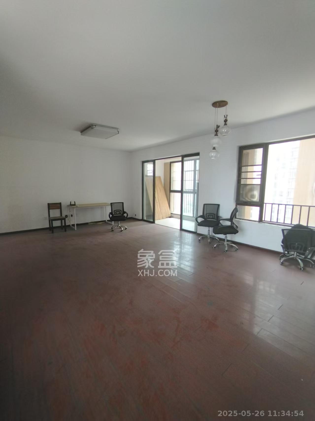 华润凤凰城三期 3室2厅2卫 1600.0元/月 华润凤凰城三期 3室2厅2卫 1600.0元/月室内图