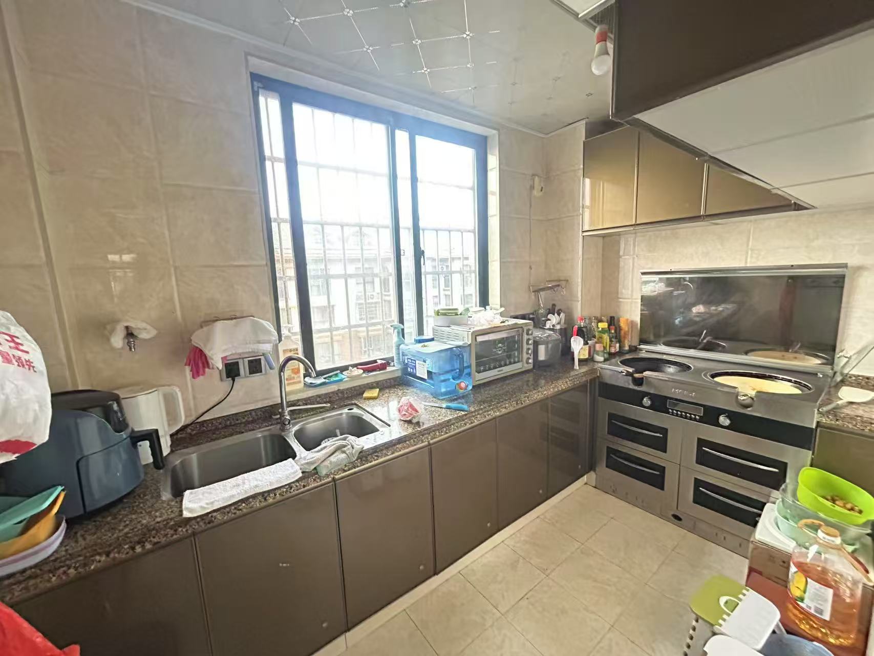 滨江花园 4室2厅3卫 62.8万 滨江花园 4室2厅3卫 62.8万室内图