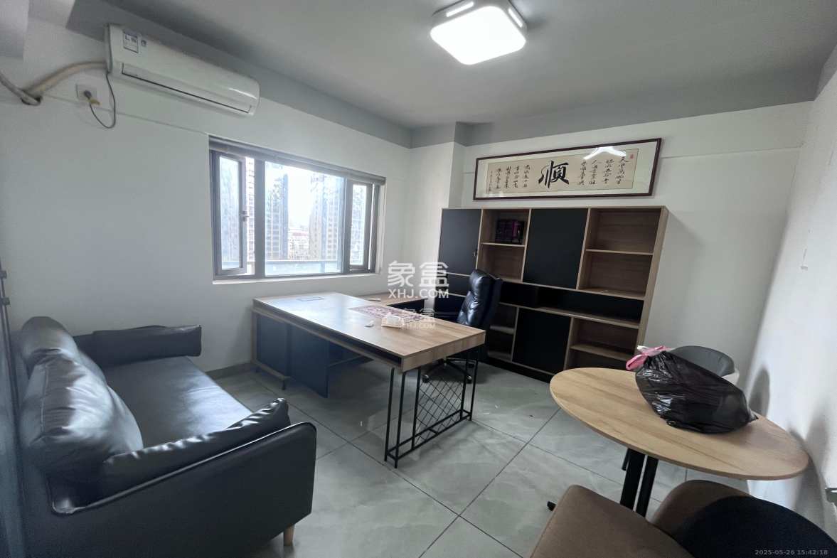 复地星光天地  1室0厅0卫    4000.0元/月 复地星光天地  1室0厅0卫    4000.0元/月室内图