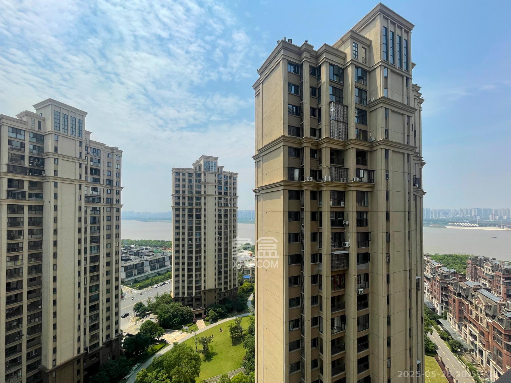 长沙雅居乐花园  4室2厅2卫   125.00万其他