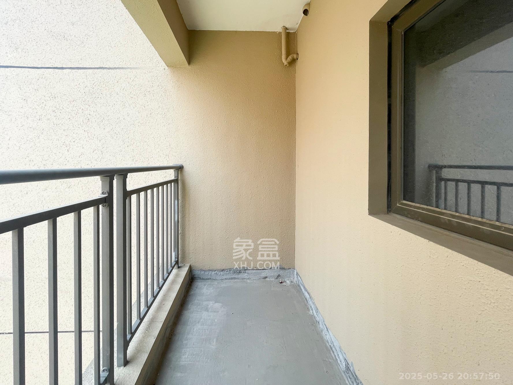 长沙雅居乐花园  4室2厅2卫   125.00万阳台