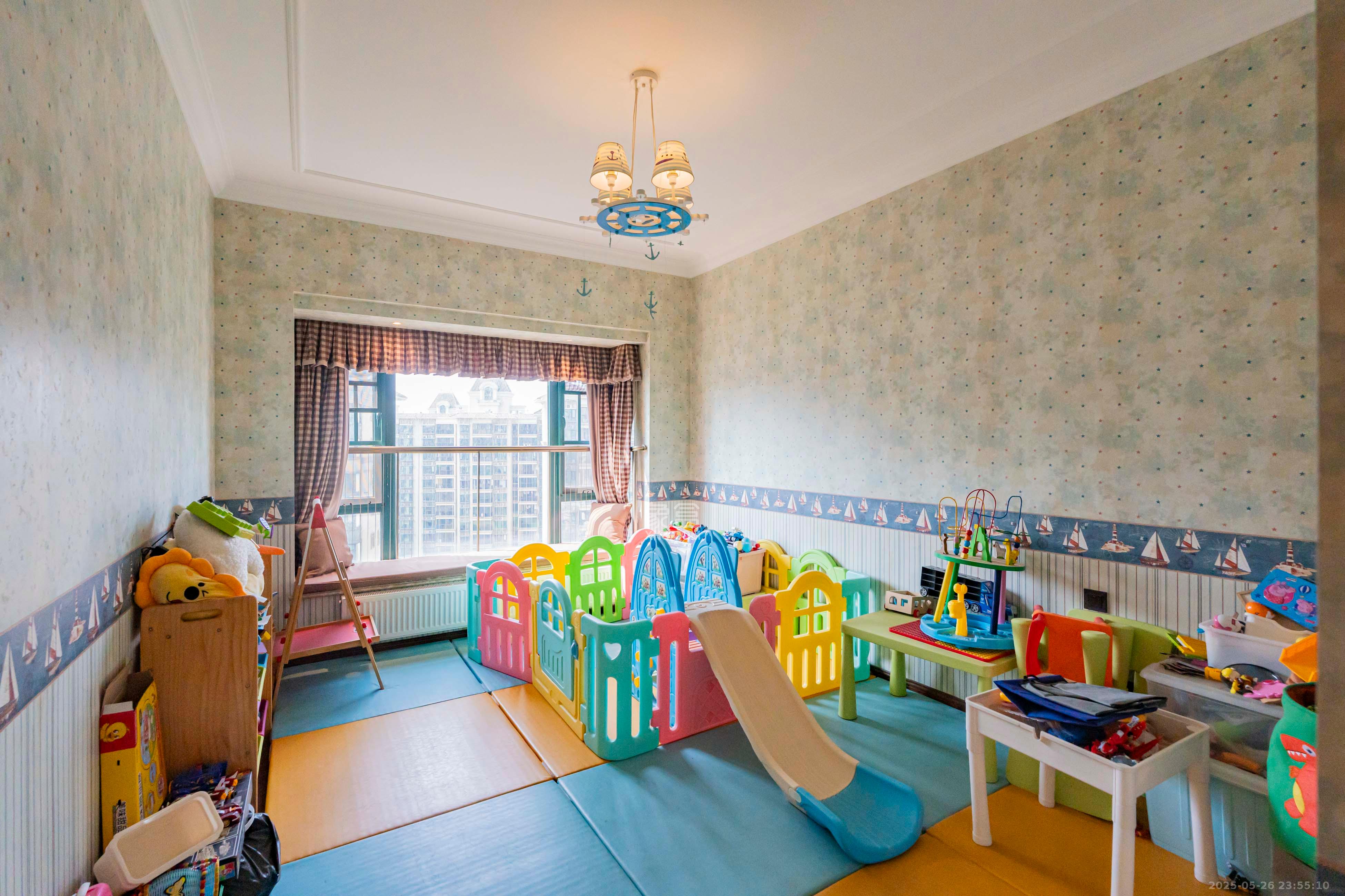 恒大雅苑 5室2厅3卫 280.0万 恒大雅苑 5室2厅3卫 280.0万卧室