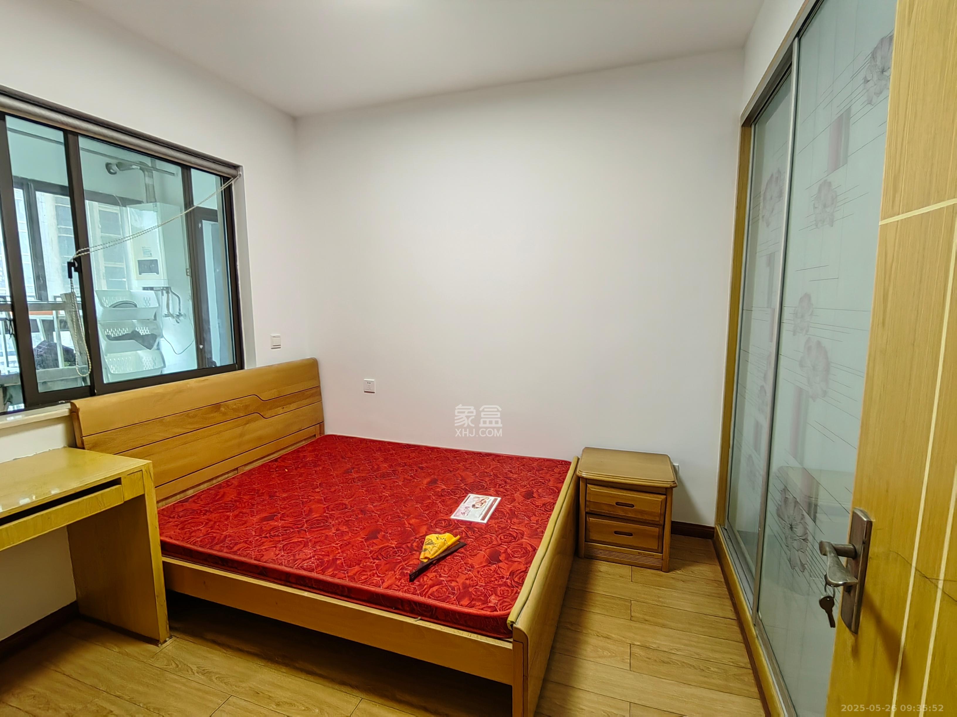 旭辉华庭  3室2厅2卫   1900.00元/月室内图