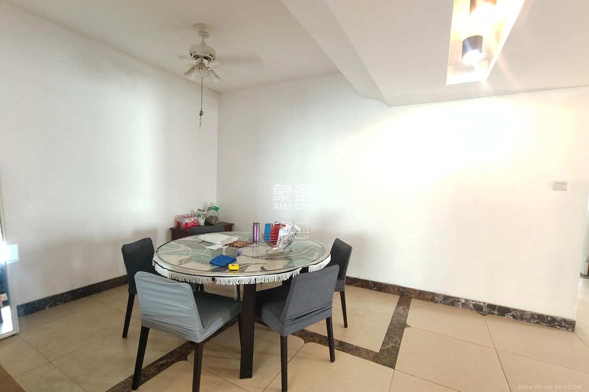 朝阳欣园 3室1厅2卫 3600.0元/月 朝阳欣园 3室1厅2卫 3600.0元/月室内图