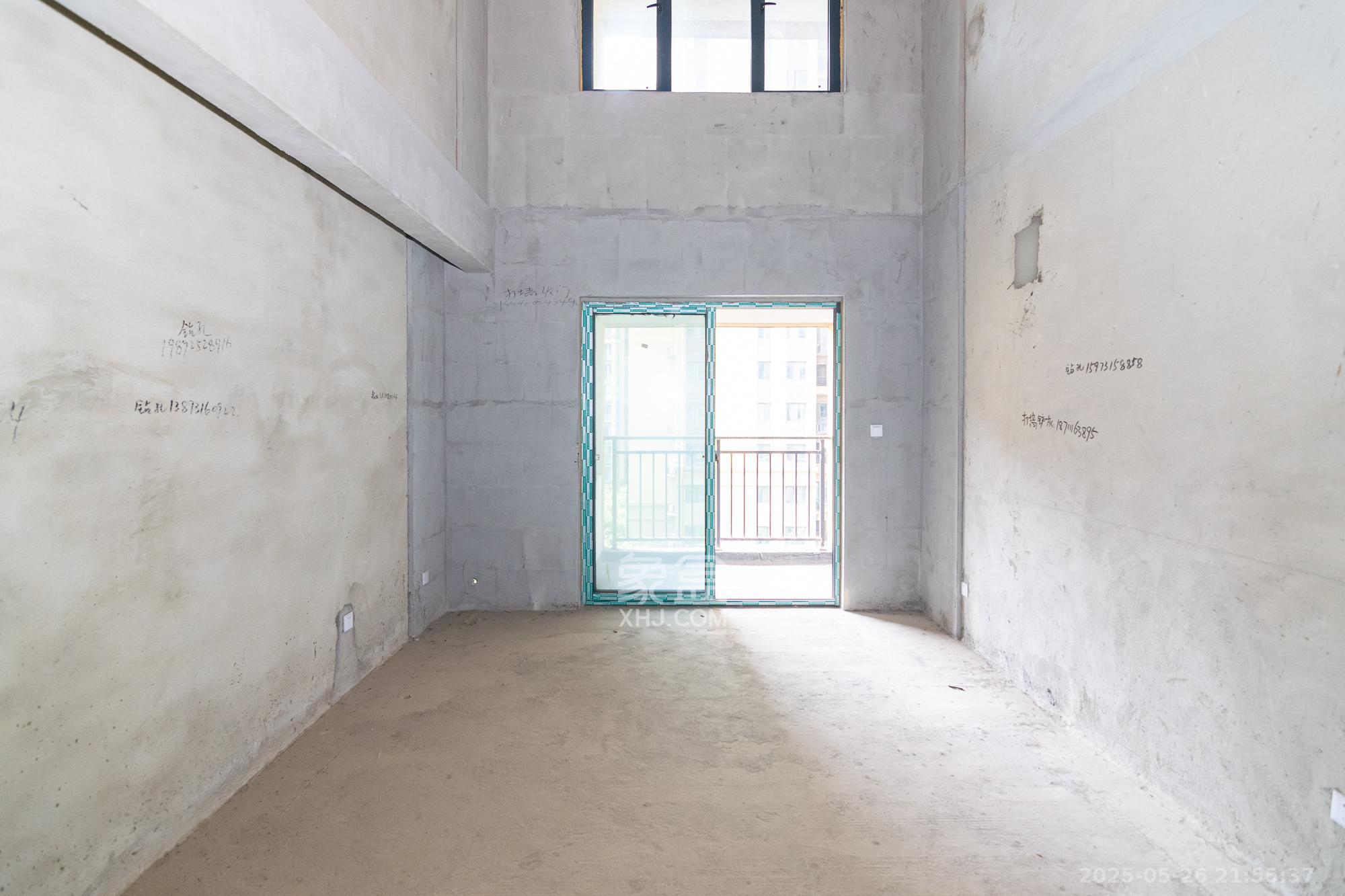 澳海谷山府 4室2厅2卫 85.0万 澳海谷山府 4室2厅2卫 85.0万客厅