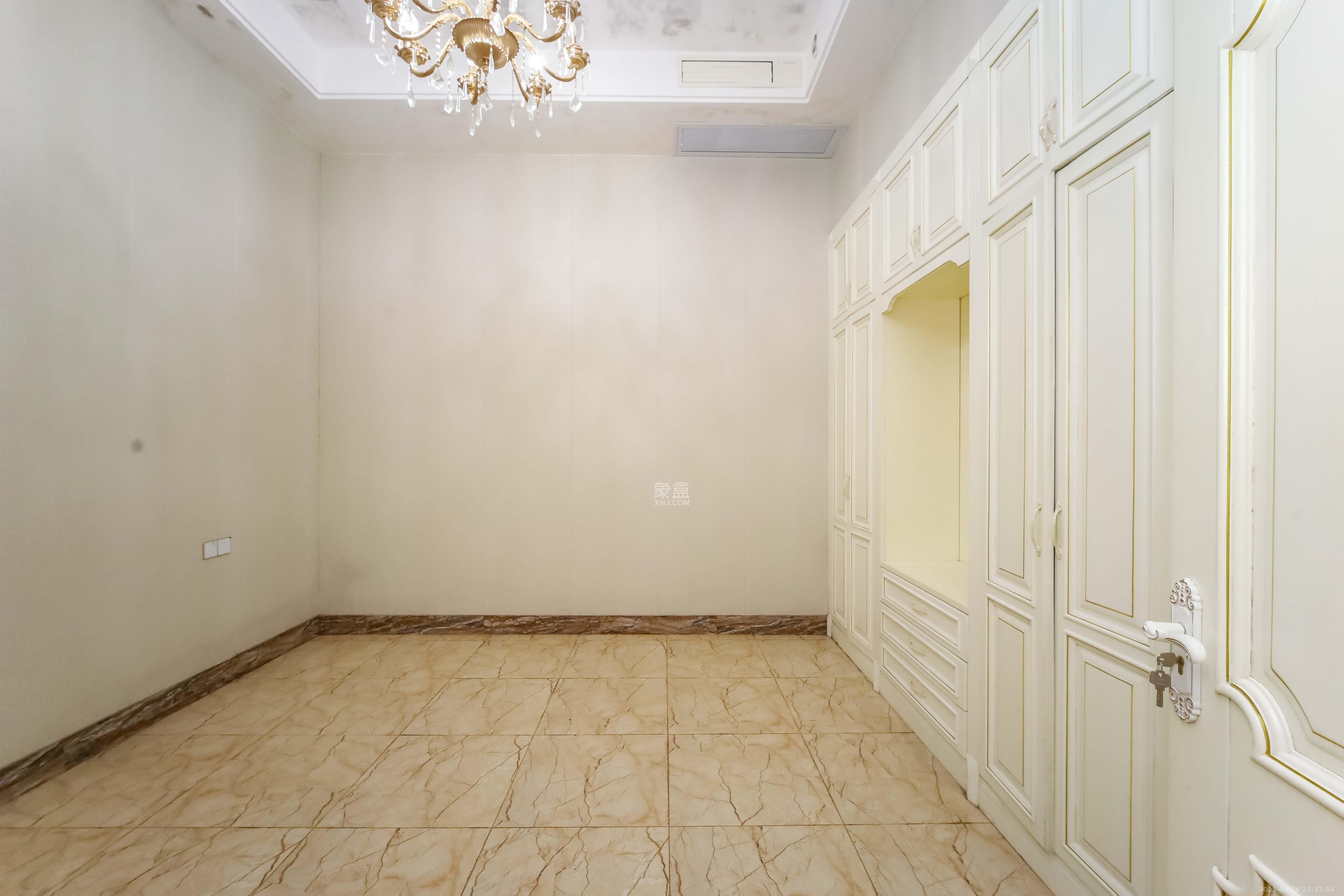 江河中央洋房  4室2厅2卫    450.0万 江河中央洋房  4室2厅2卫    450.0万其他