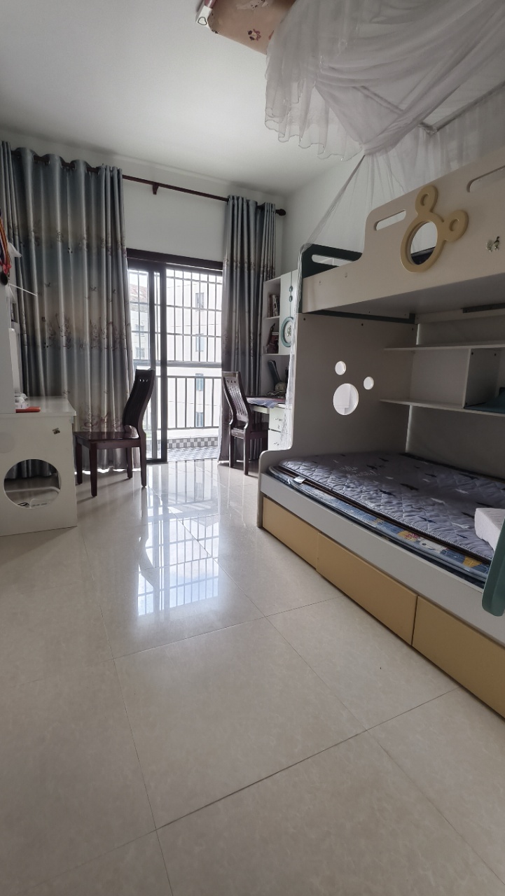 金城一品 4室2厅2卫 226.0万 金城一品 4室2厅2卫 226.0万客厅