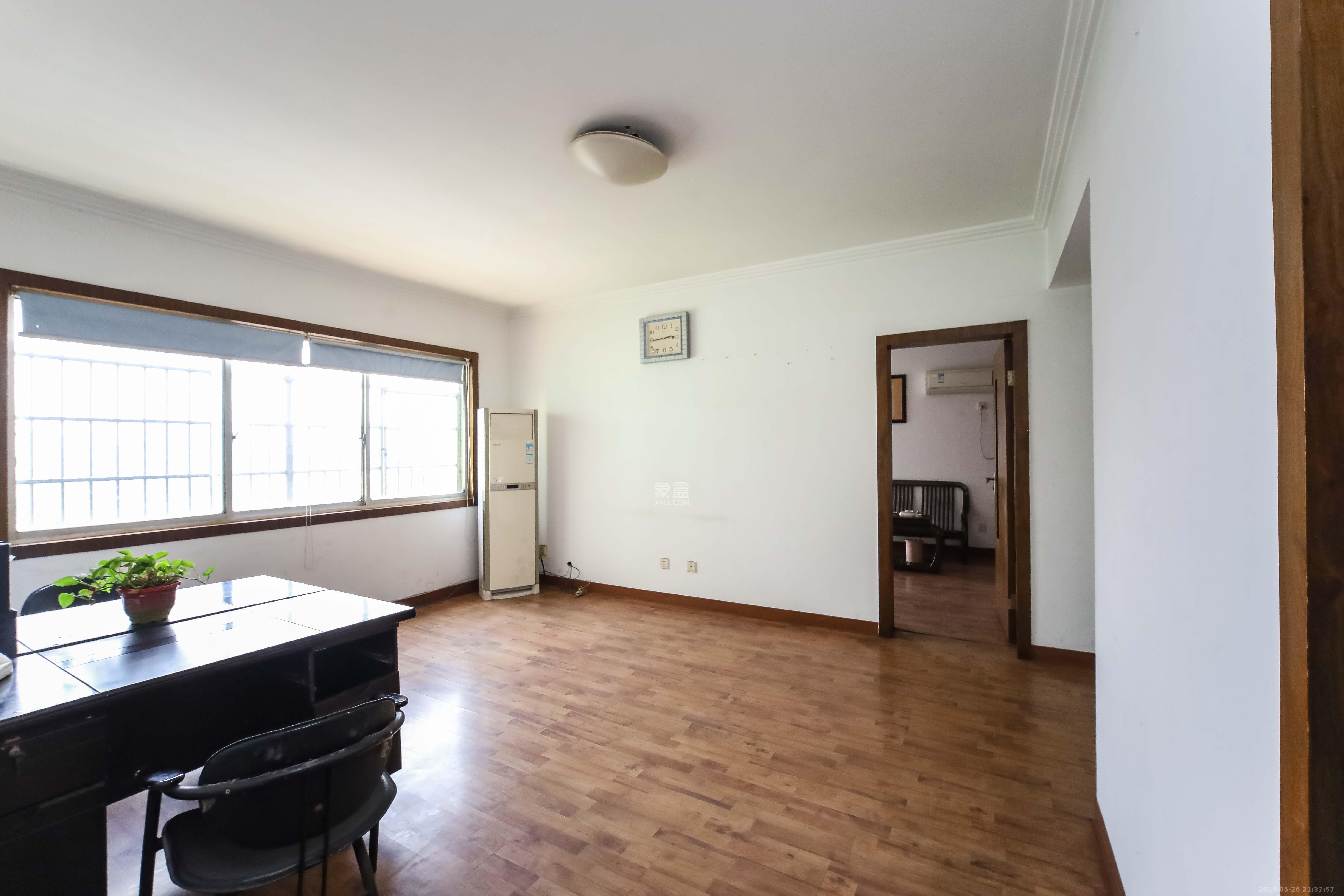 东方之珠 2室2厅1卫 72.0万 东方之珠 2室2厅1卫 72.0万客厅