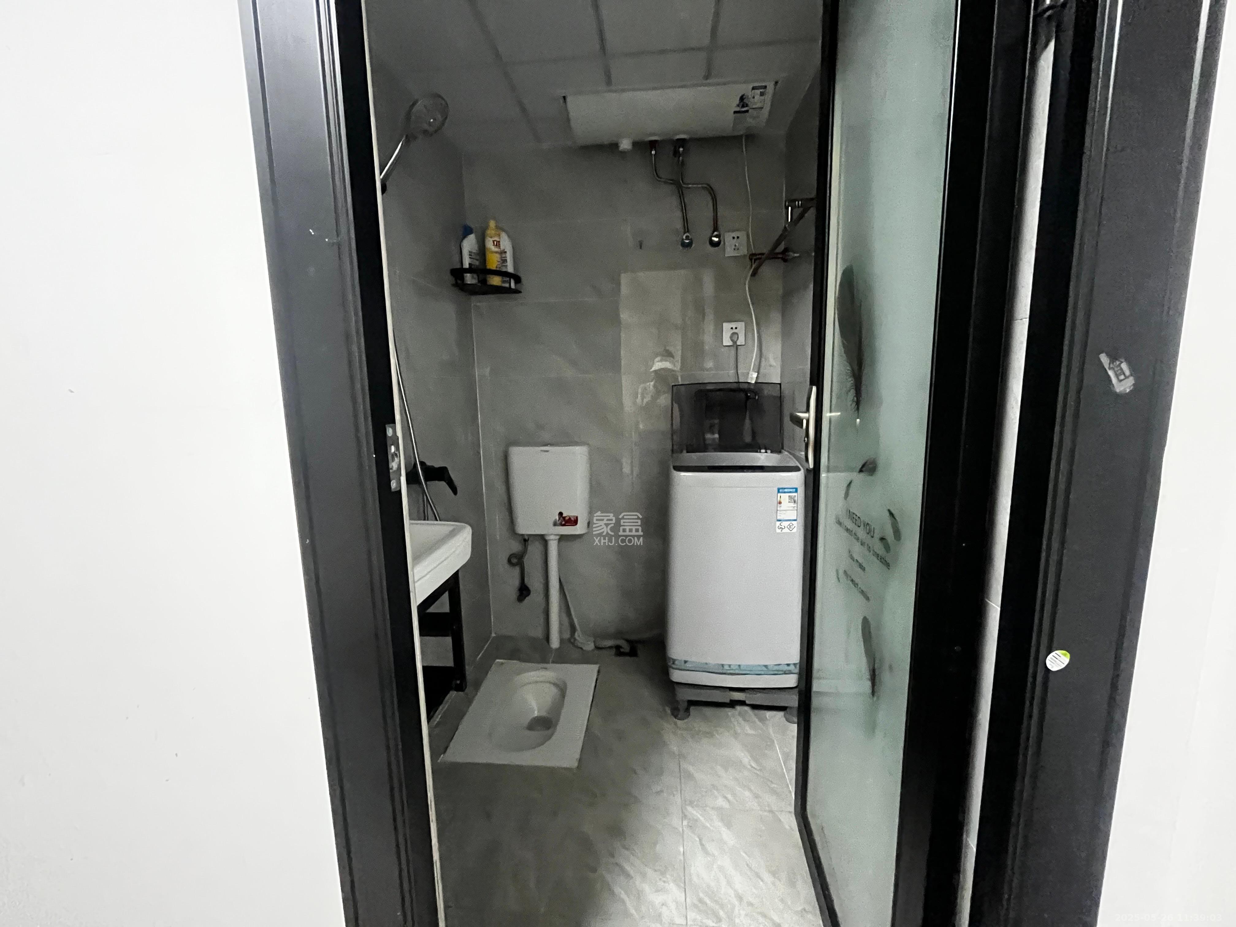 国泰九龙湾 1室1厅1卫 800.0元/月 国泰九龙湾 1室1厅1卫 800.0元/月室内图