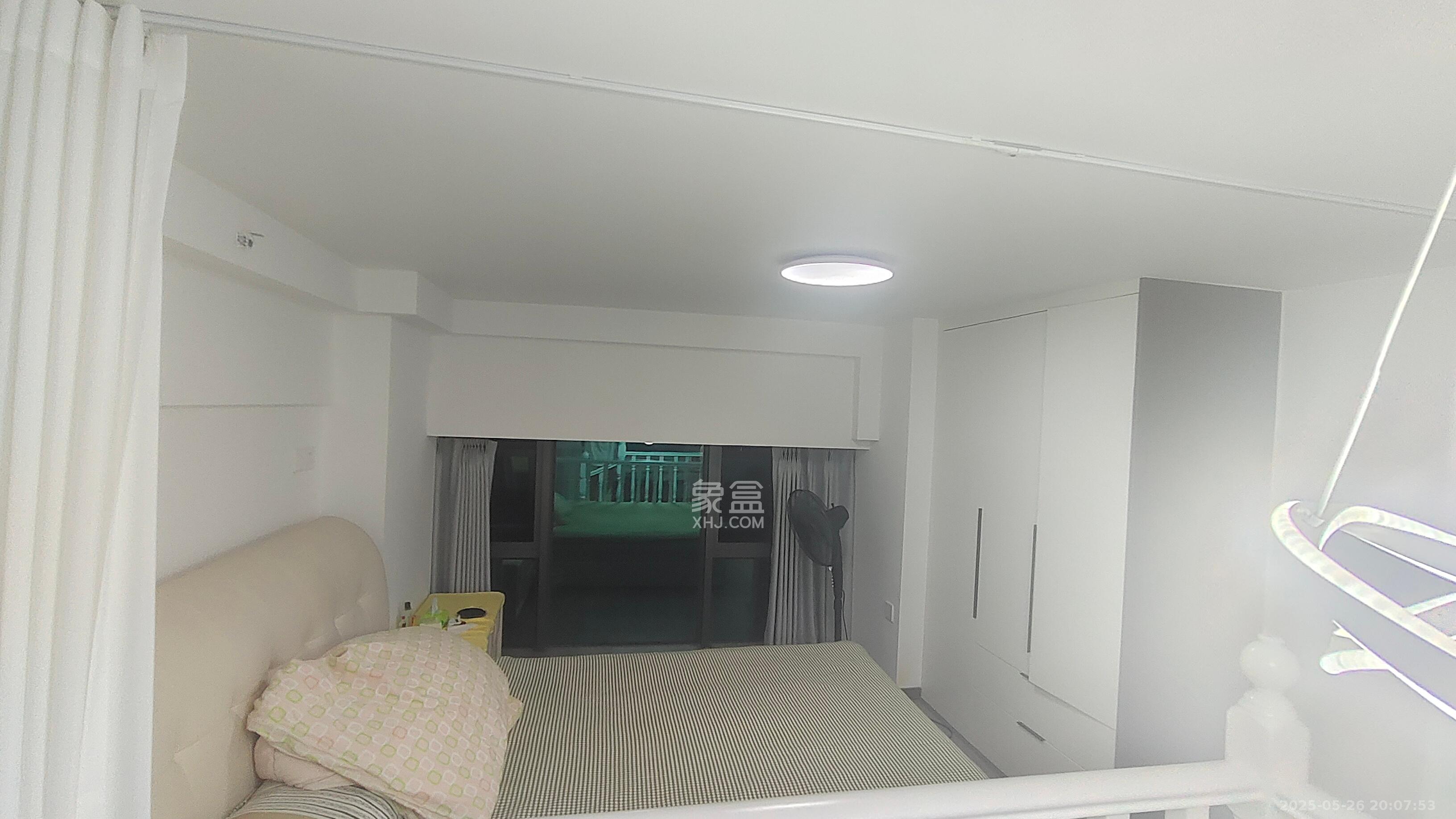 绿地V岛  2室1厅1卫   2300.00元/月室内图