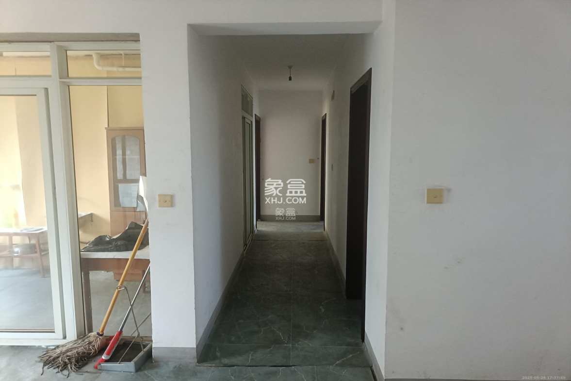 金峰小区北院(七里营社区)  4室2厅1卫    1600.0元/月 金峰小区北院(七里营社区)  4室2厅1卫    1600.0元/月室内图