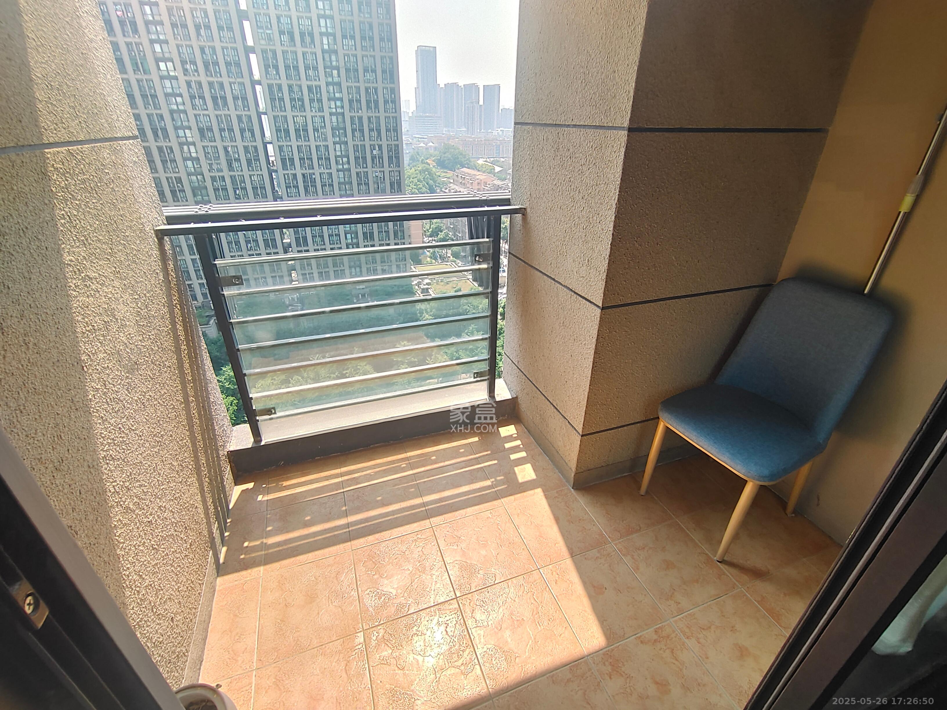 郡原广场  2室1厅1卫   1800.00元/月室内图