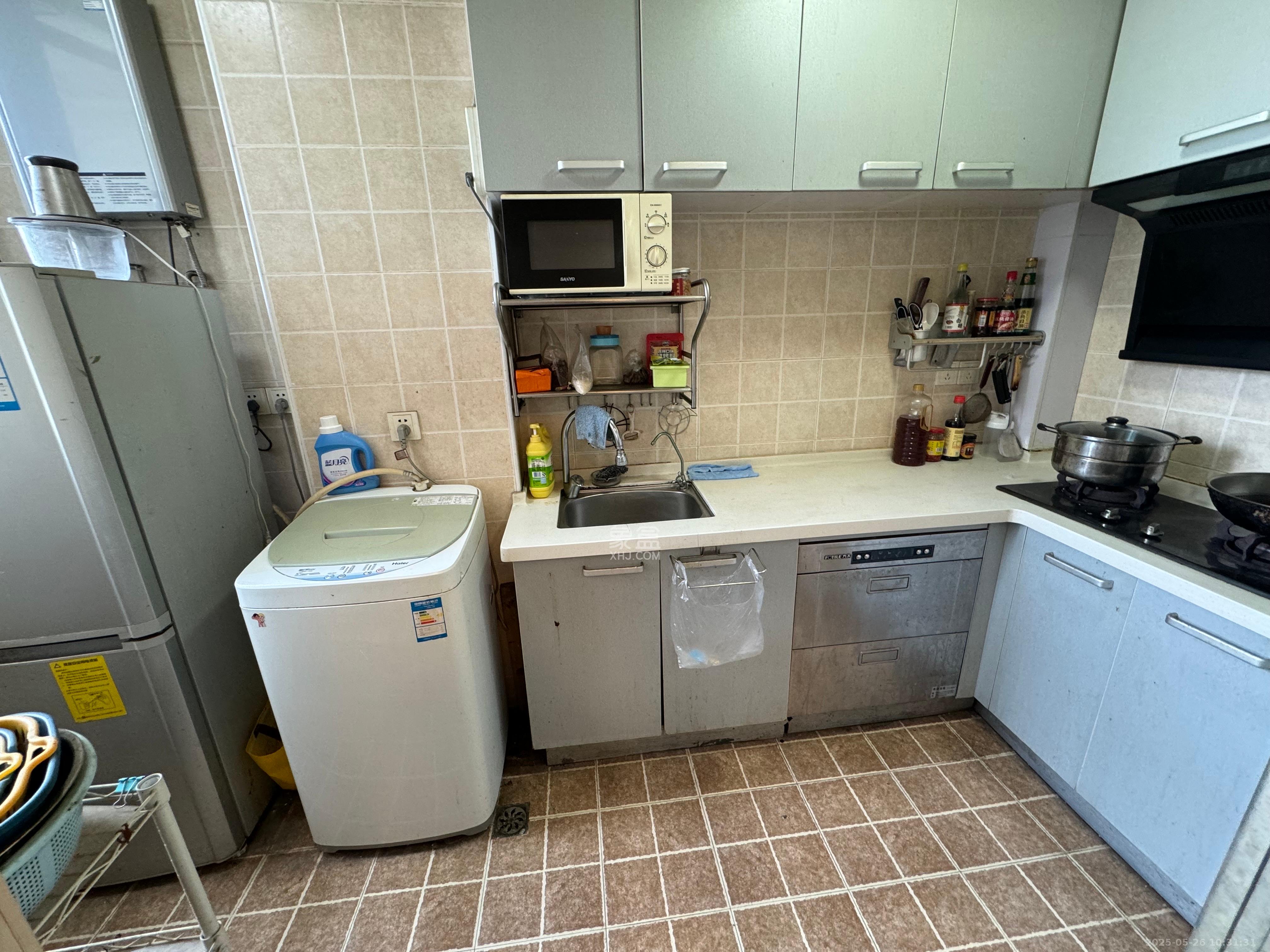 上东辛顿公寓  2室1厅1卫    2400.0元/月室内图