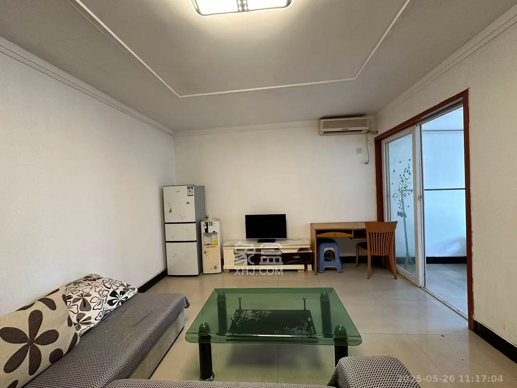 晶华美地  2室2厅1卫   1500.00元/月