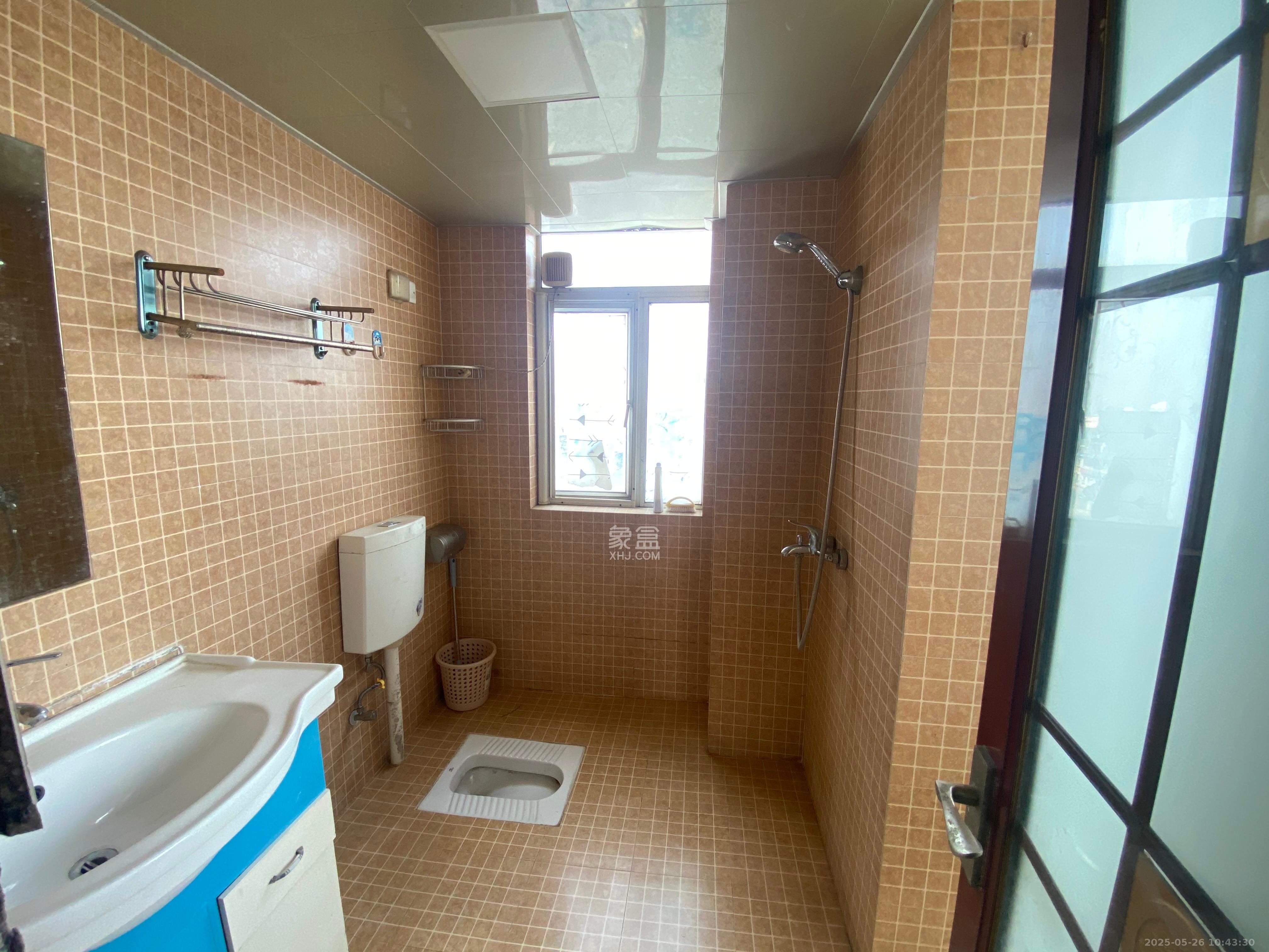 桔香鑫城 3室2厅2卫 2400.0元/月 桔香鑫城 3室2厅2卫 2400.0元/月室内图