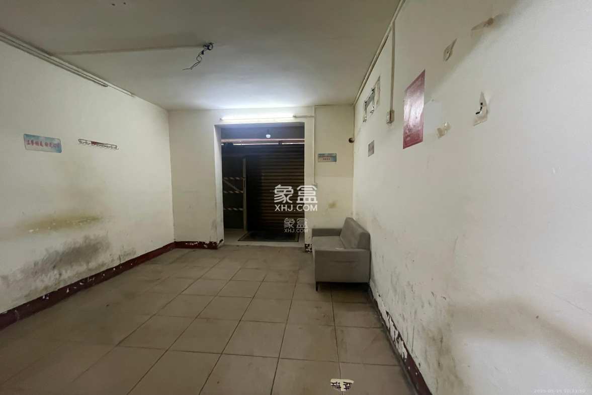 振湘小区 2室1厅1卫 2500.0元/月 振湘小区 2室1厅1卫 2500.0元/月室内图