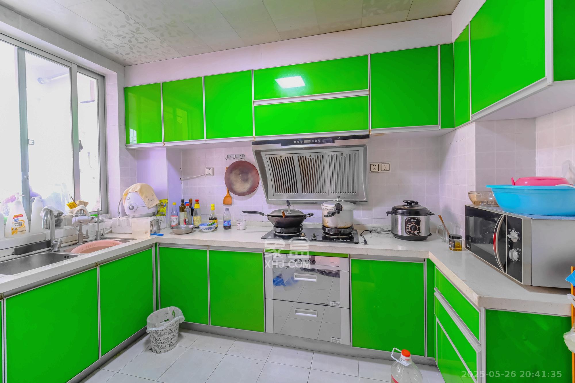 红树湾 3室2厅2卫 69.8万 红树湾 3室2厅2卫 69.8万厨房