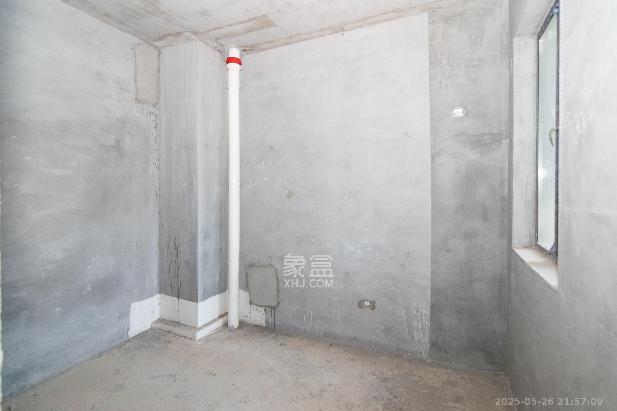 大汉月亮河畔  4室2厅2卫    63.0万卧室