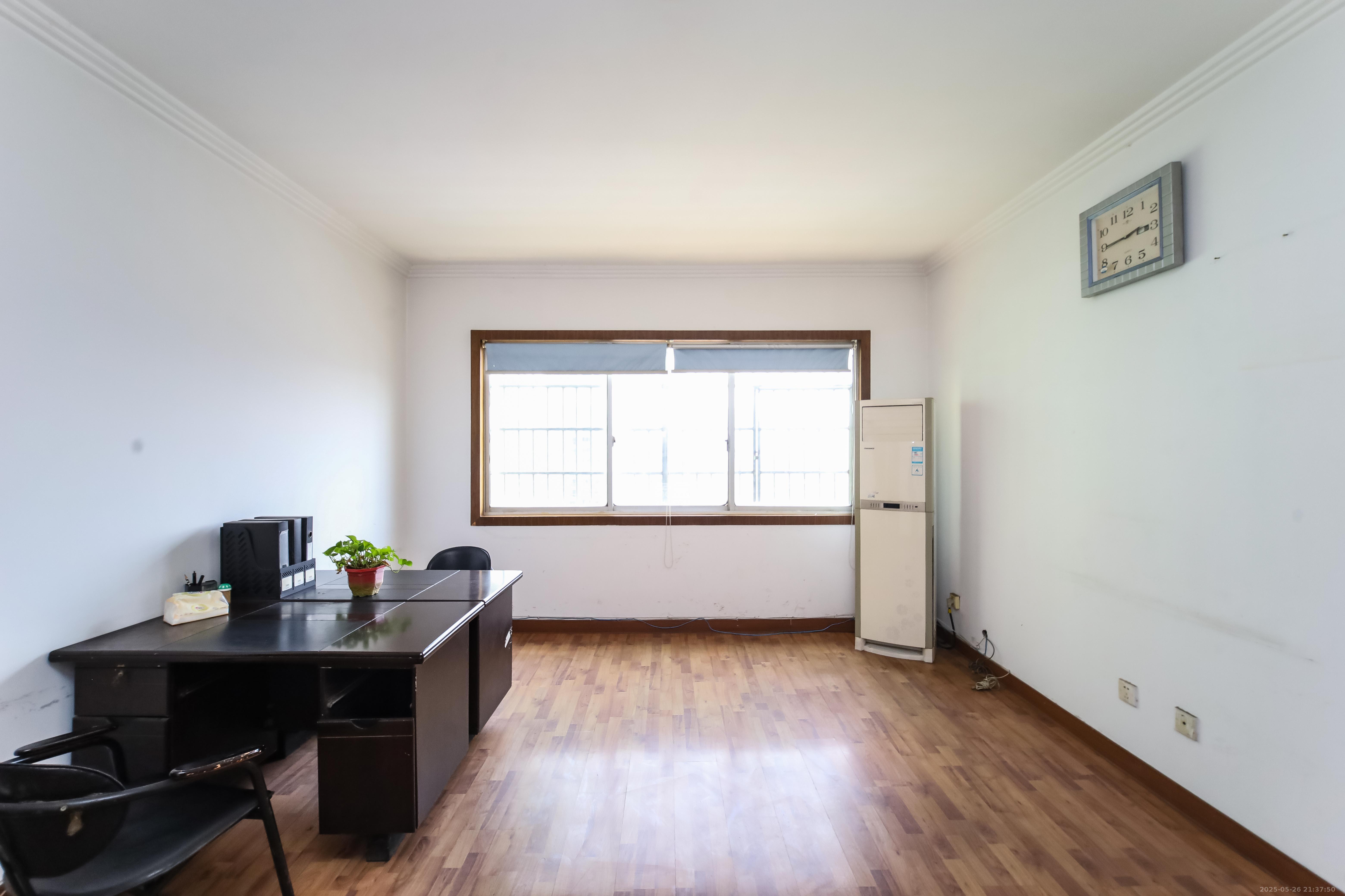 东方之珠 2室2厅1卫 72.0万 东方之珠 2室2厅1卫 72.0万客厅