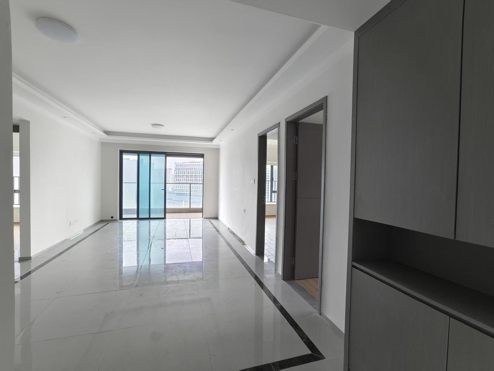 华侨城曦海岸3期  4室2厅2卫    3000.0元/月 华侨城曦海岸3期  4室2厅2卫    3000.0元/月