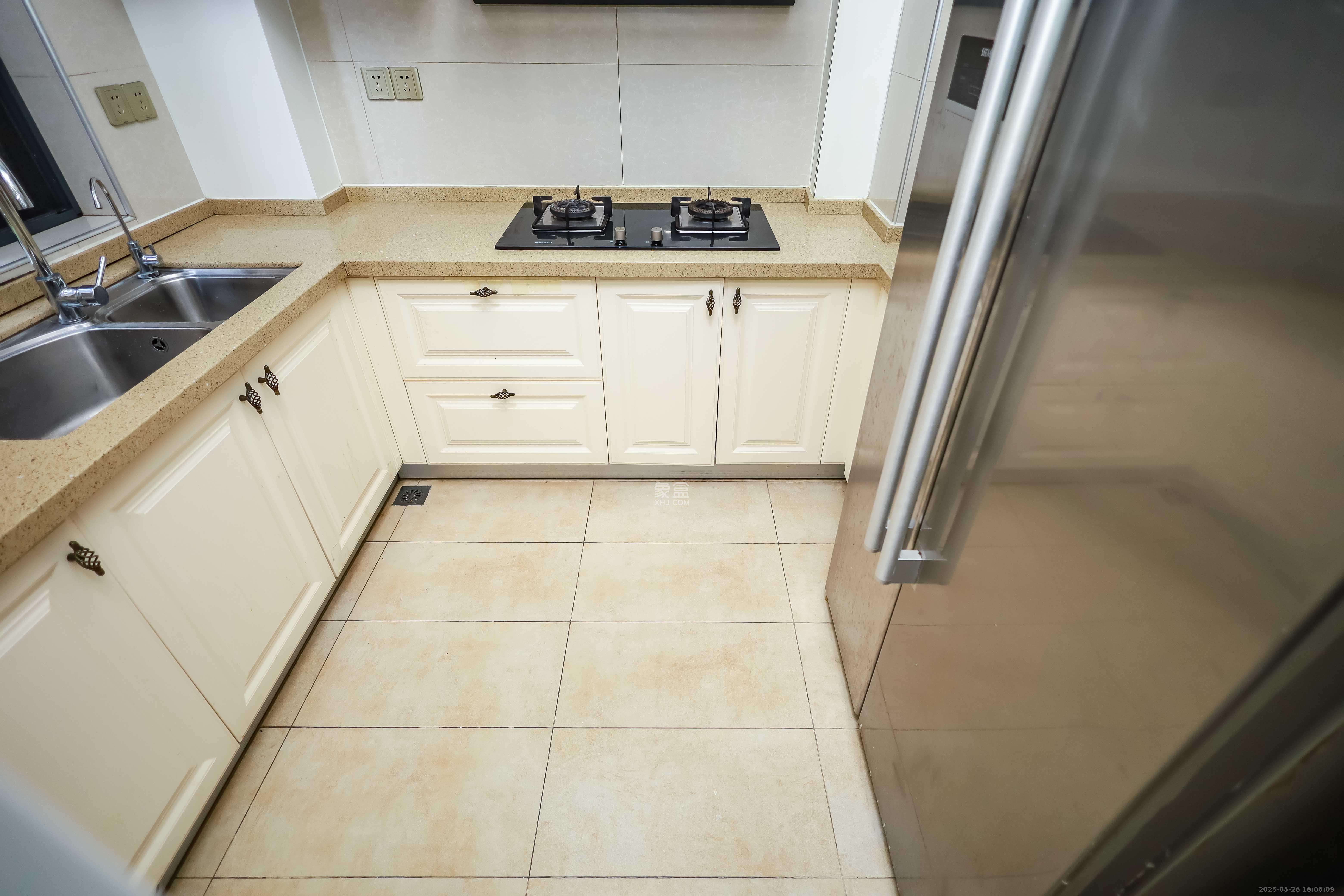 永祺西京  4室2厅2卫    165.0万 永祺西京  4室2厅2卫    165.0万厨房