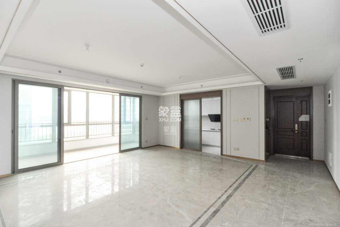 梅溪湖金茂湾 4室2厅2卫 315.0万 梅溪湖金茂湾 4室2厅2卫 315.0万客厅