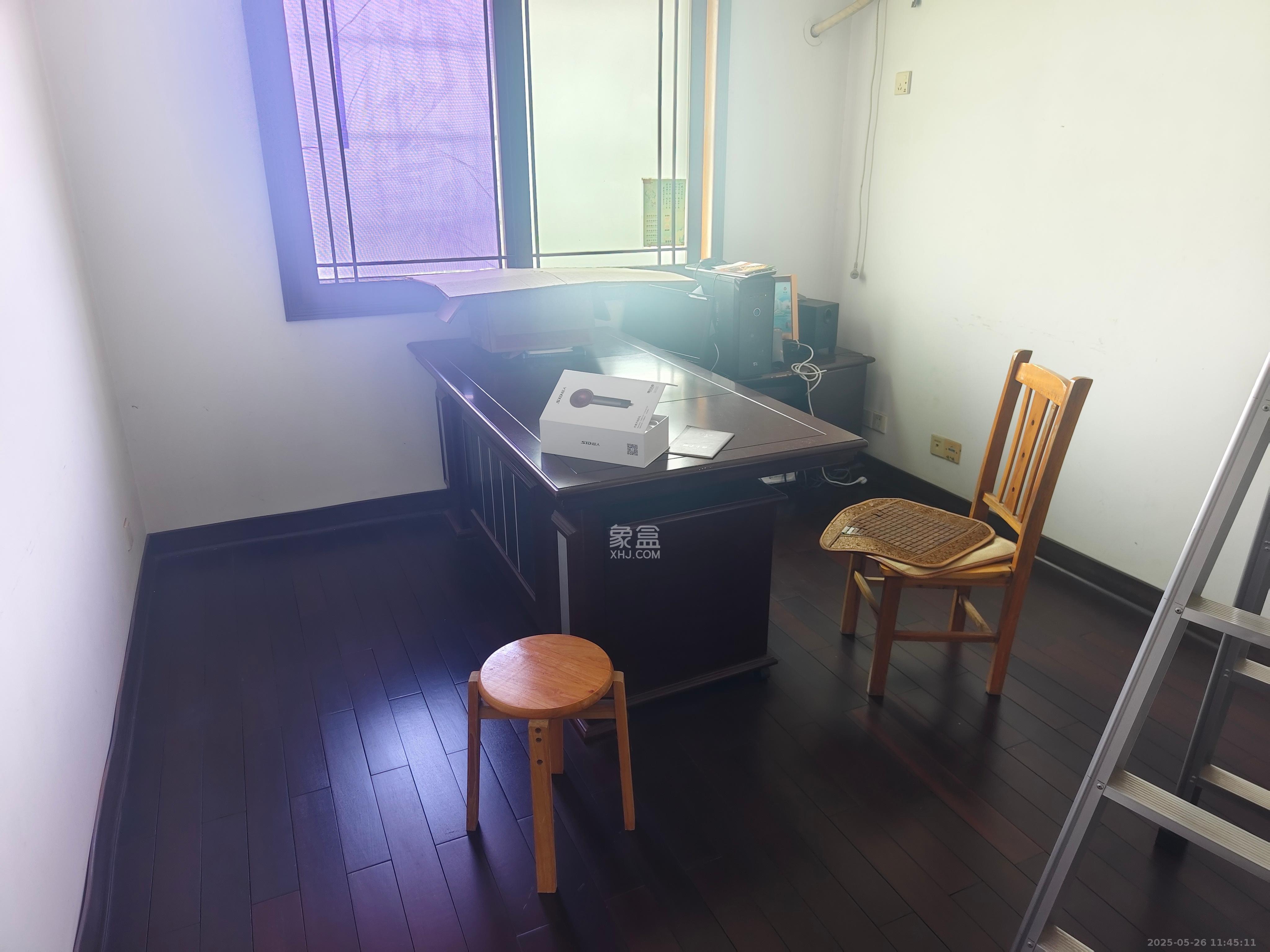 星沙国税局宿舍(星邻东苑) 4室2厅2卫 2000.0元/月 星沙国税局宿舍(星邻东苑) 4室2厅2卫 2000.0元/月室内图