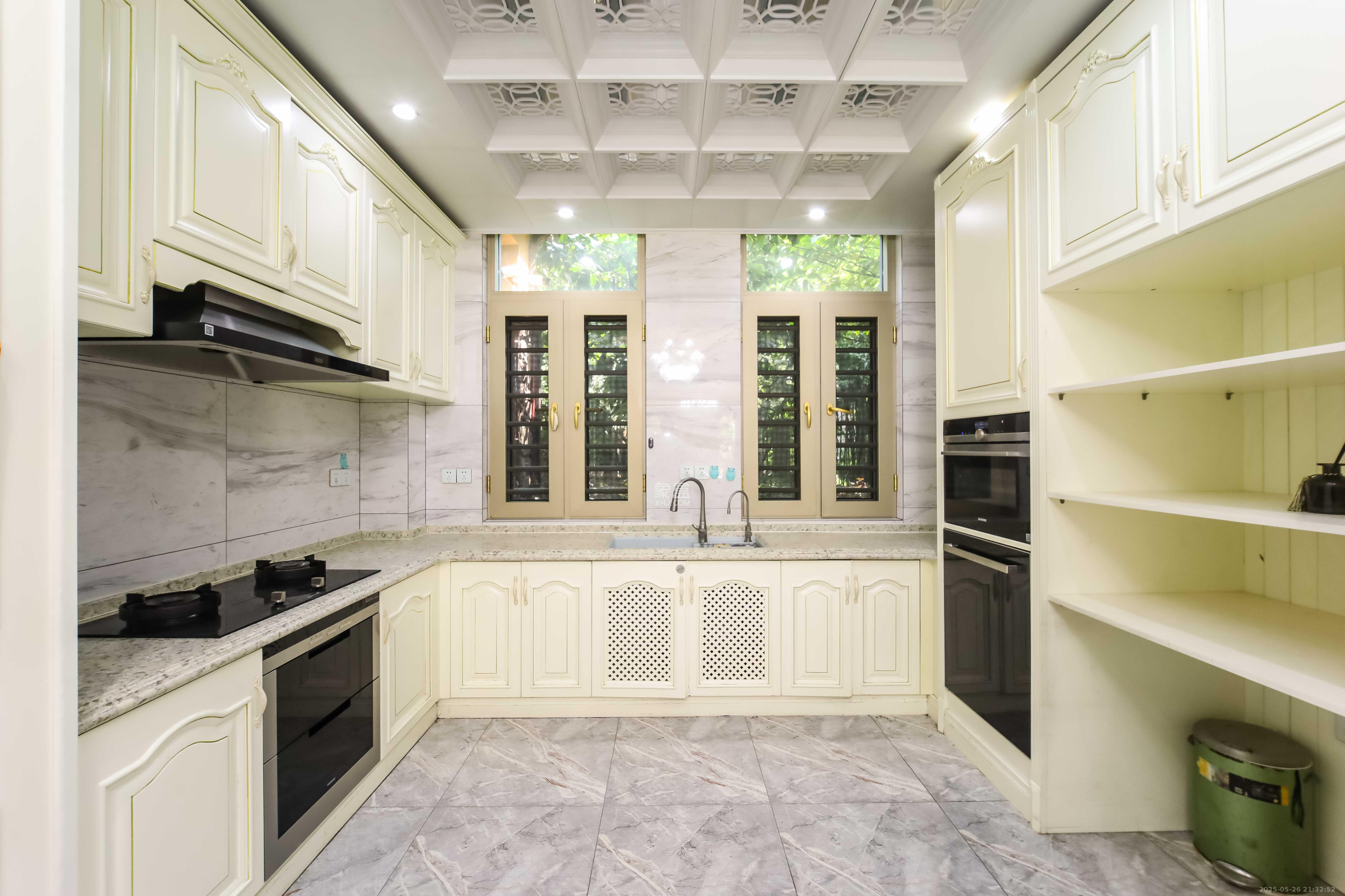 江河中央洋房  4室2厅2卫    450.0万 江河中央洋房  4室2厅2卫    450.0万厨房