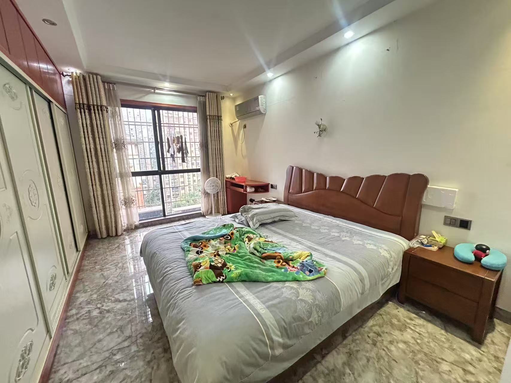 滨江花园 4室2厅3卫 62.8万 滨江花园 4室2厅3卫 62.8万室内图