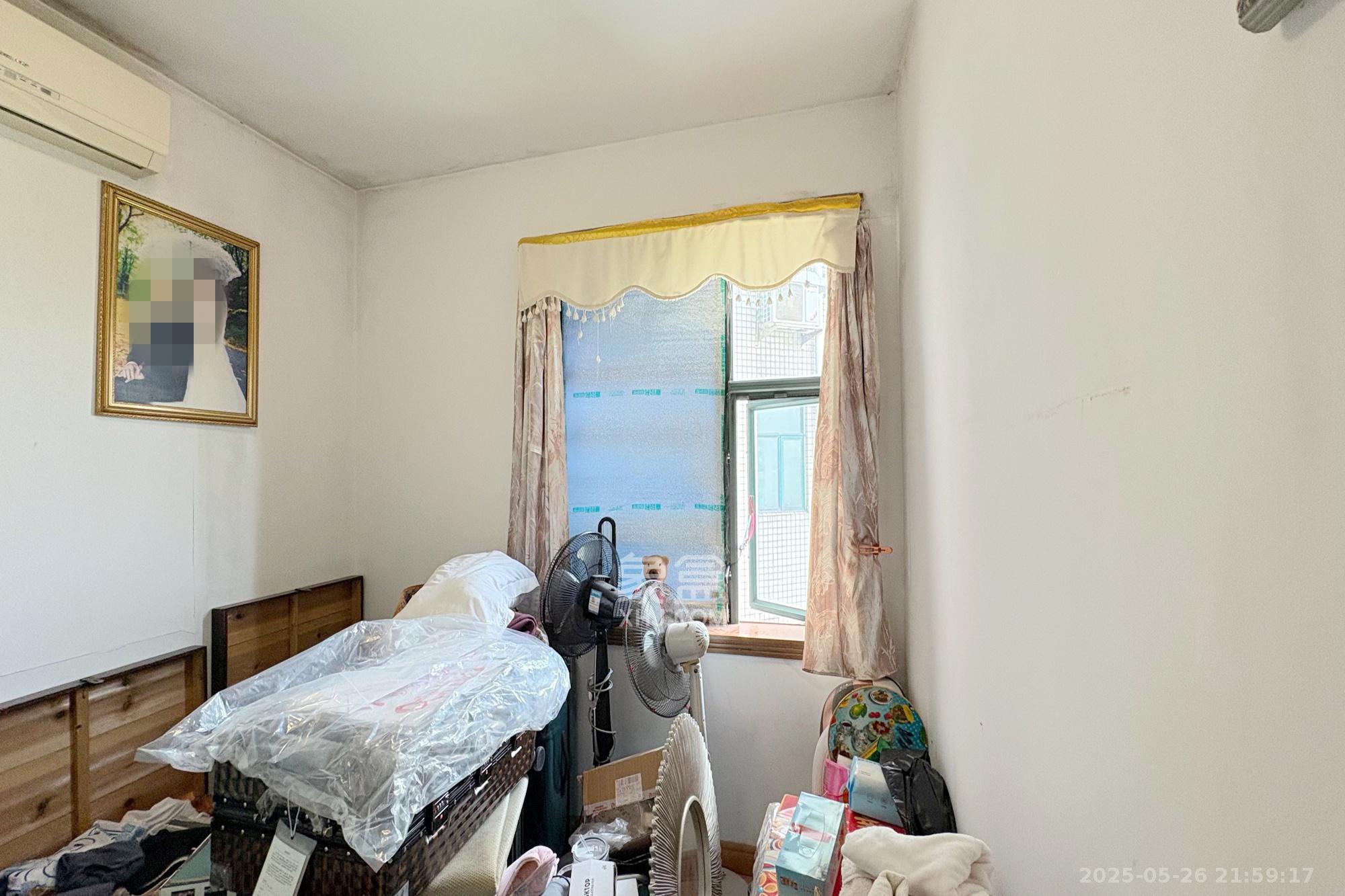 王府花园 3室2厅2卫 107.0万 王府花园 3室2厅2卫 107.0万卧室