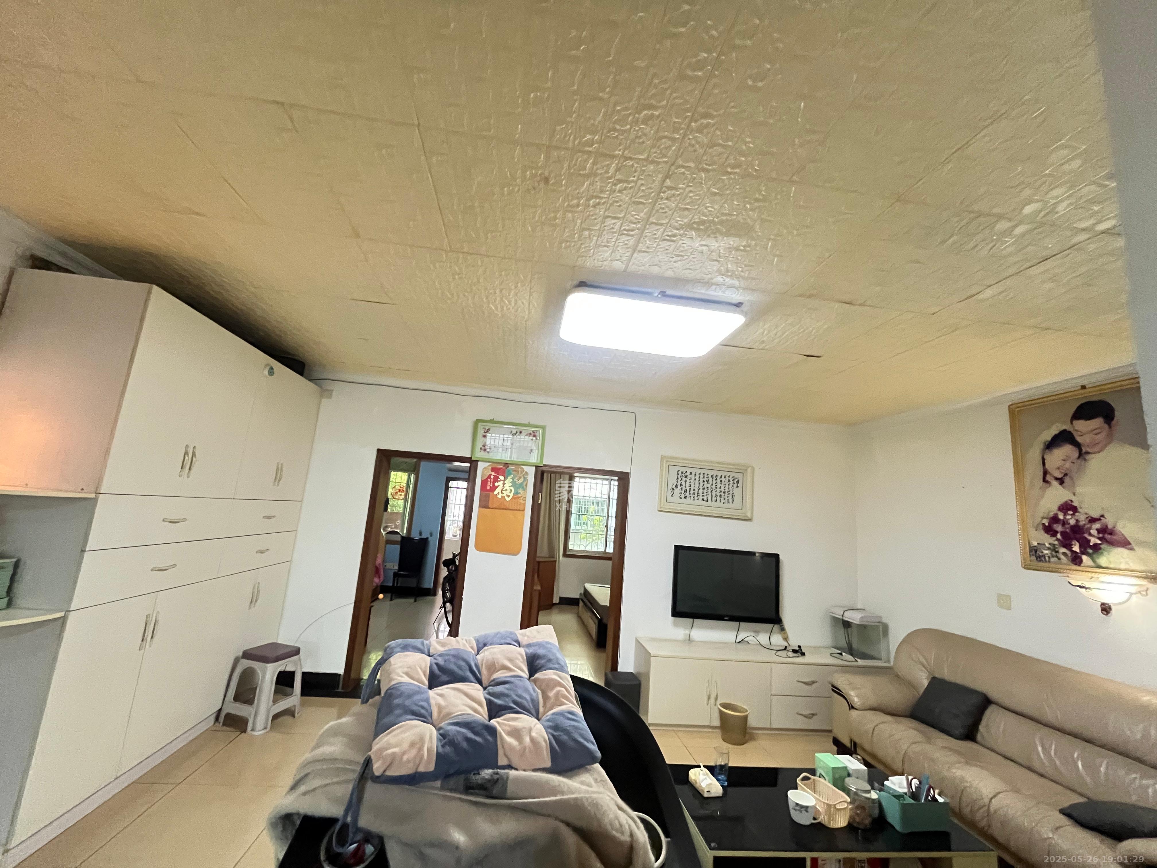 马王堆陶瓷建材新城  3室2厅1卫   2200.00元/月室内图