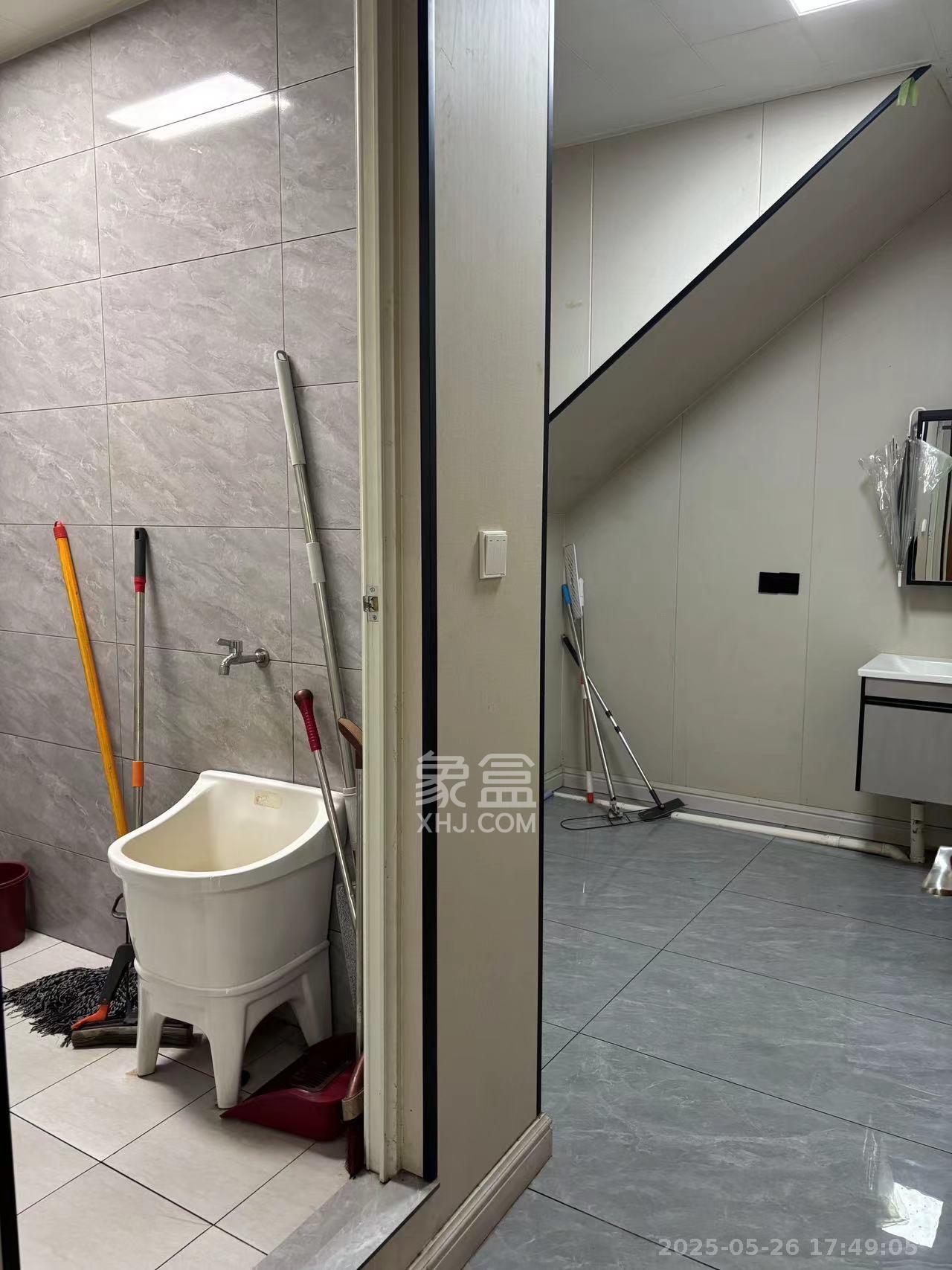 山水人家三期   130.5㎡     4000.00元/月室内图