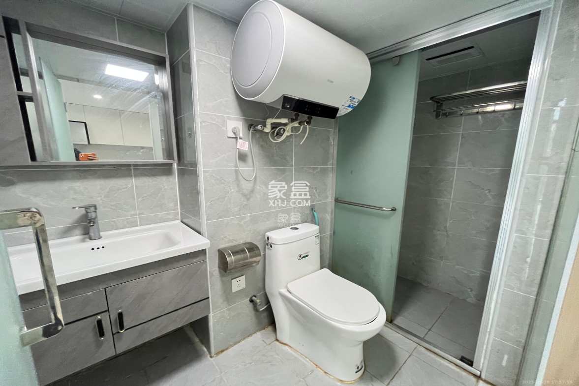 奥克斯滨仕花园(奥克斯洋湖广场/奥克斯中心)  1室0厅0卫    2000.0元/月 奥克斯滨仕花园(奥克斯洋湖广场/奥克斯中心)  1室0厅0卫    2000.0元/月室内图