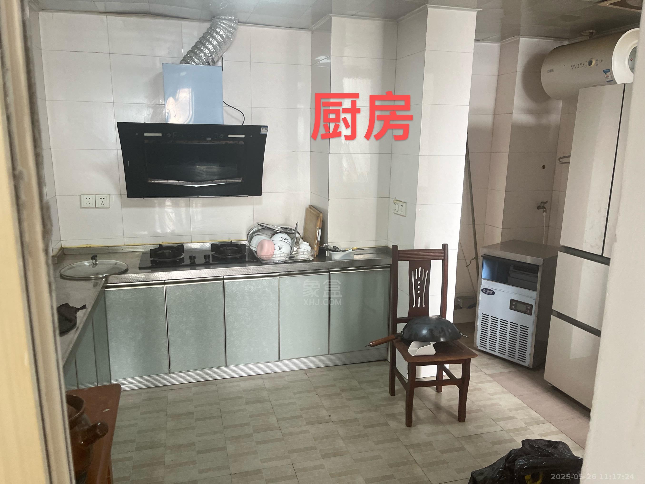 时尚新天地(平和堂) 3室2厅2卫 2200.0元/月 时尚新天地(平和堂) 3室2厅2卫 2200.0元/月室内图